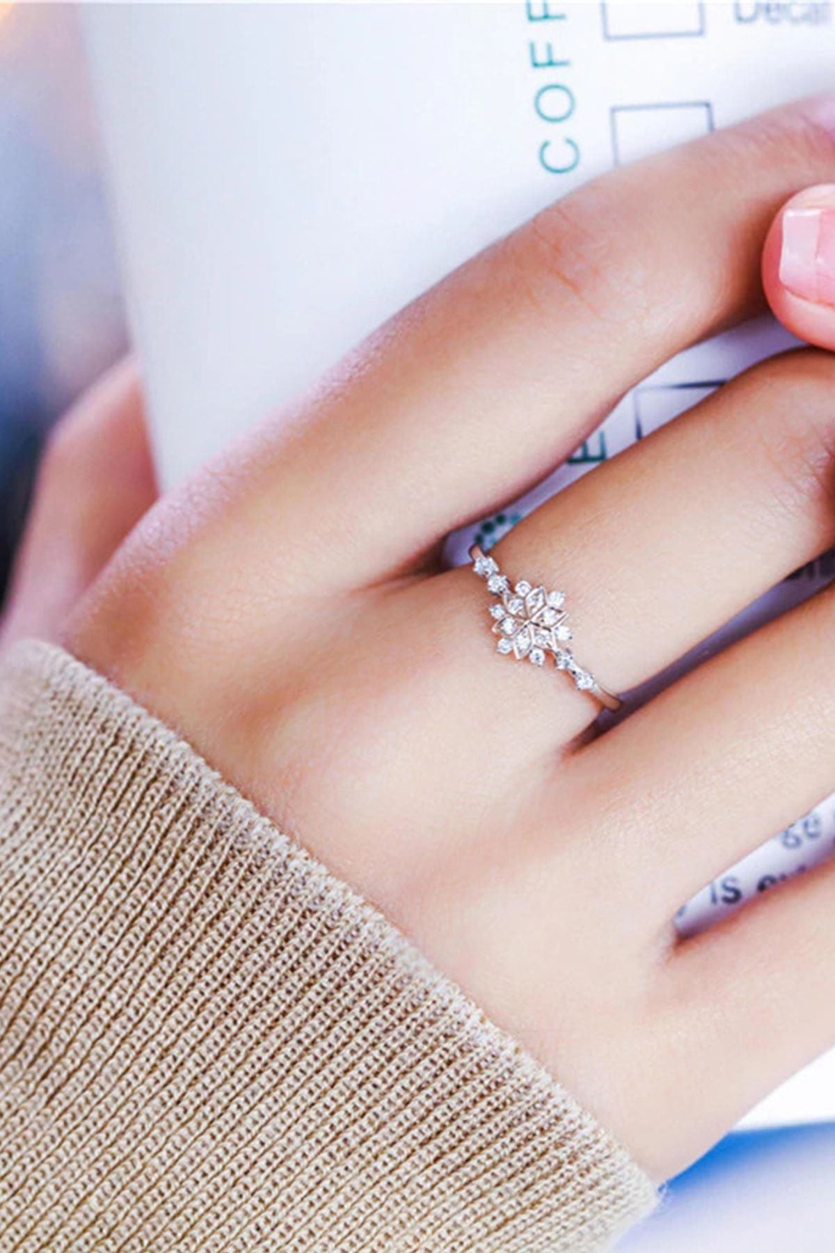 14K Rose Gold Plated Crystal Snowflake Motif Zircon Stone Women Ring