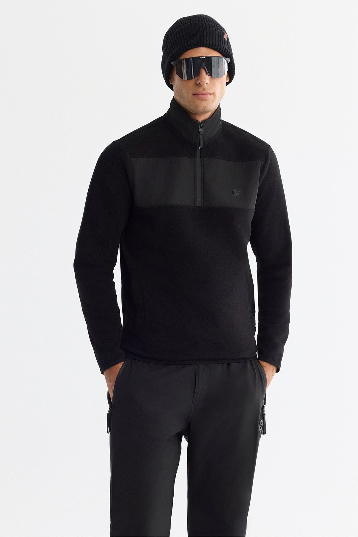 Men's black cold resistant zipper upright collar polar sweatshirt A42y1380