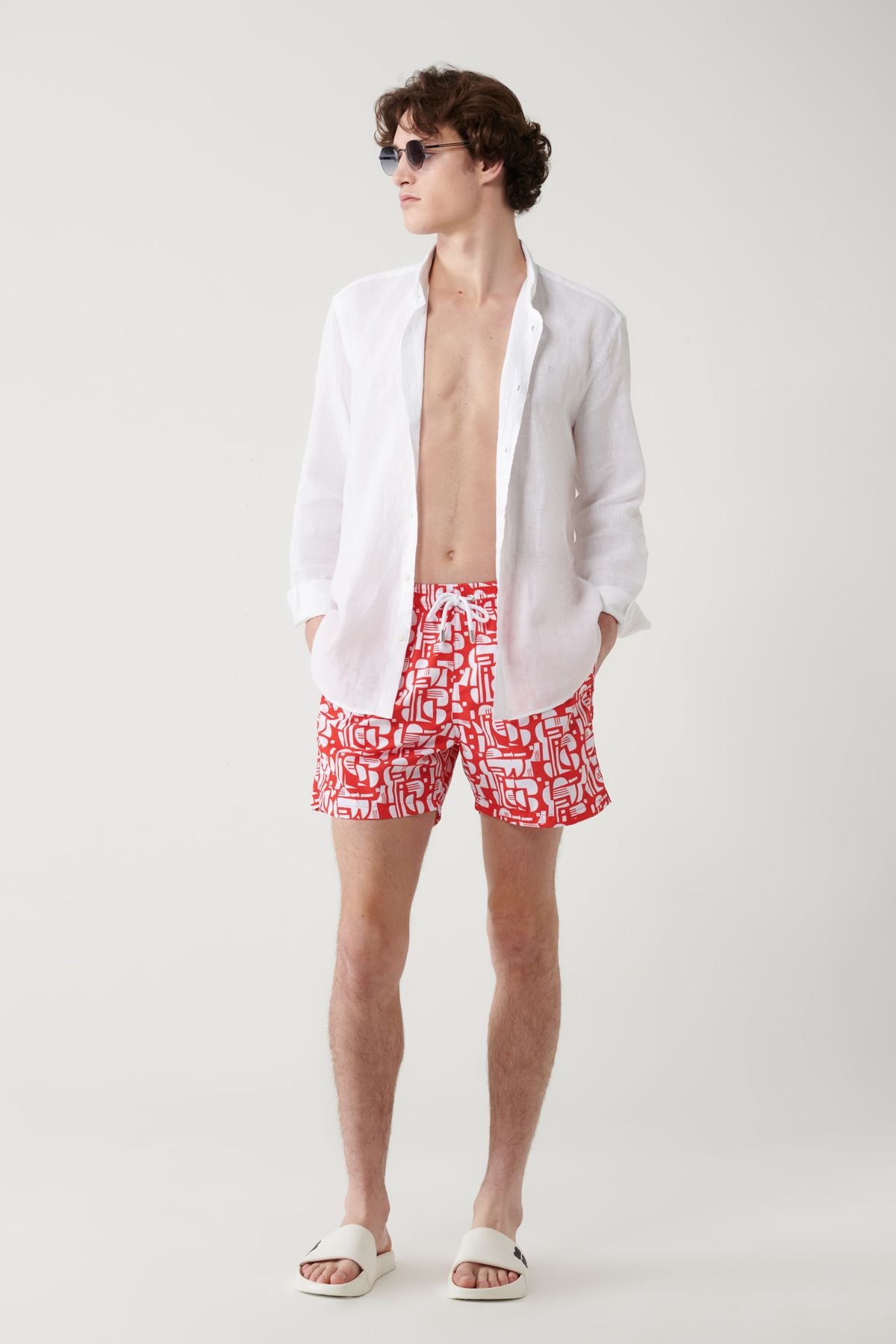 Men's red fast -drying geometric patterned swimsuit sea shorts A41y3813