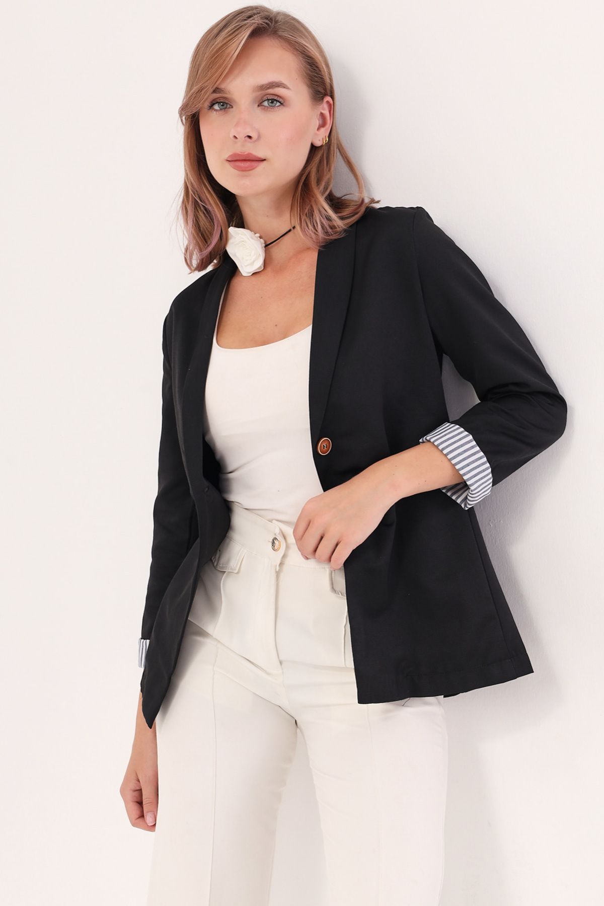 Female Black Sleeve Striped Single button Jacket ARM-22K001122