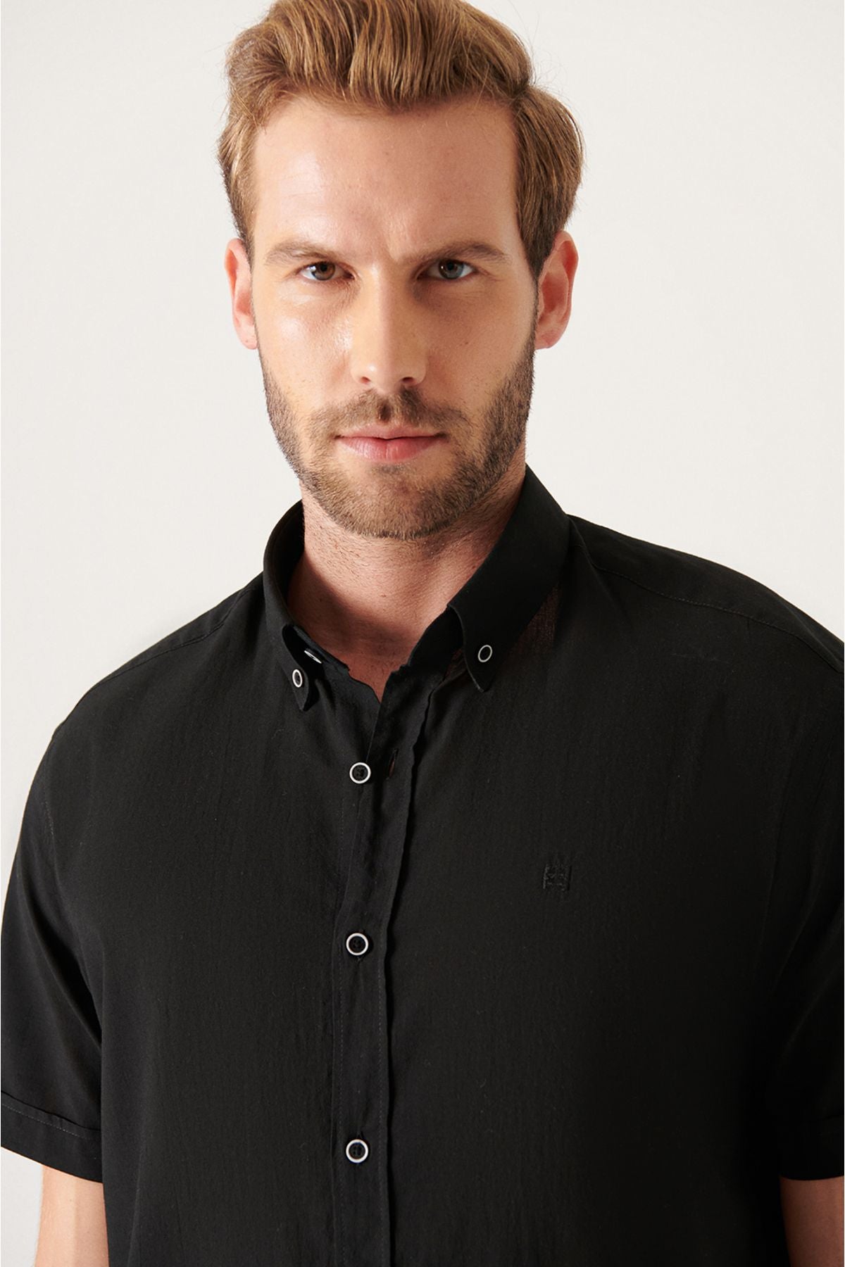 Men's black button collar 100 %Cotton Futter Short Sleeve Shirt E002210