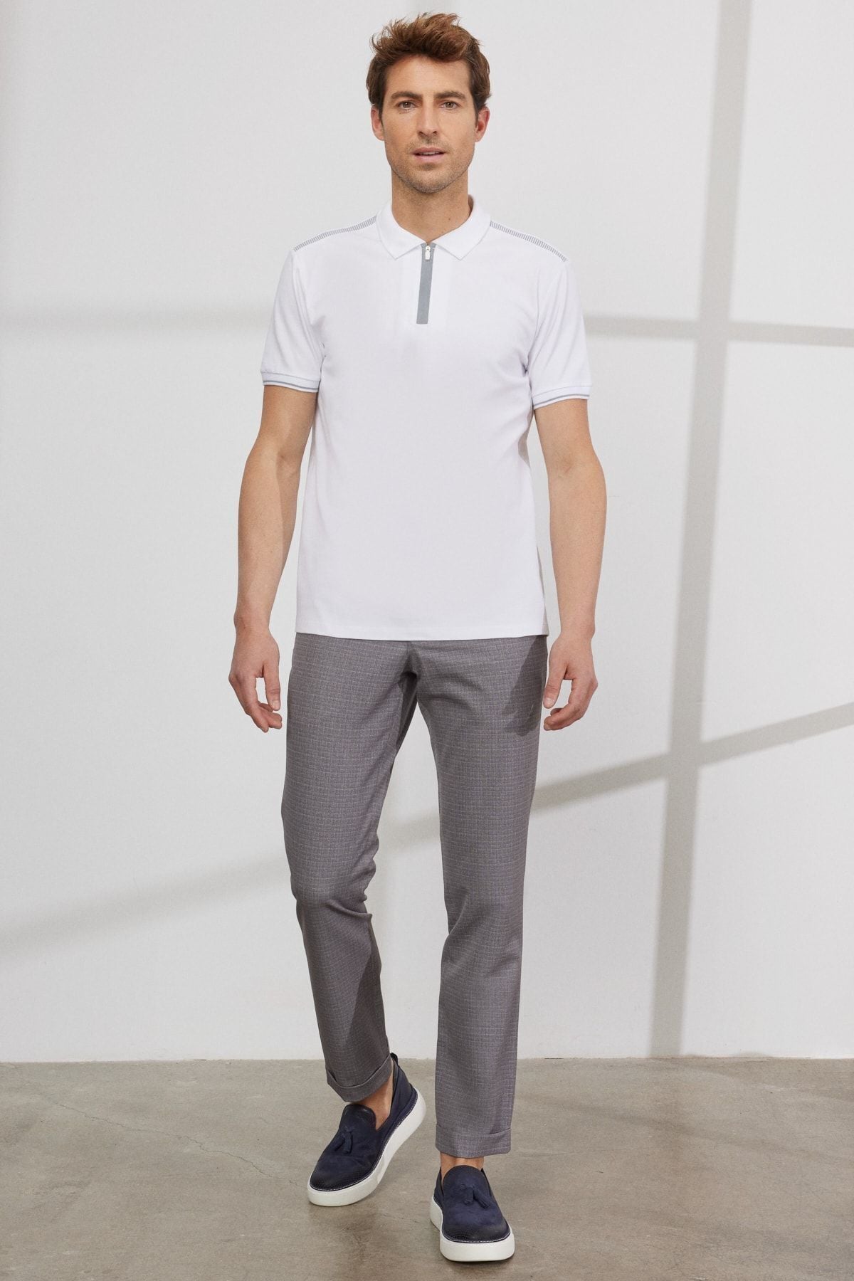 Men's white slim fit narrow cut polo collar cotton short sleeve t -shirt