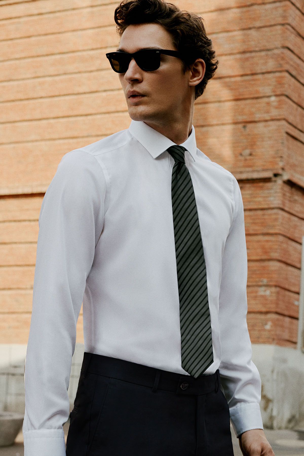 Men's white ironing easy Non-Ion cotton slim fit narrow cut classic collar shirt