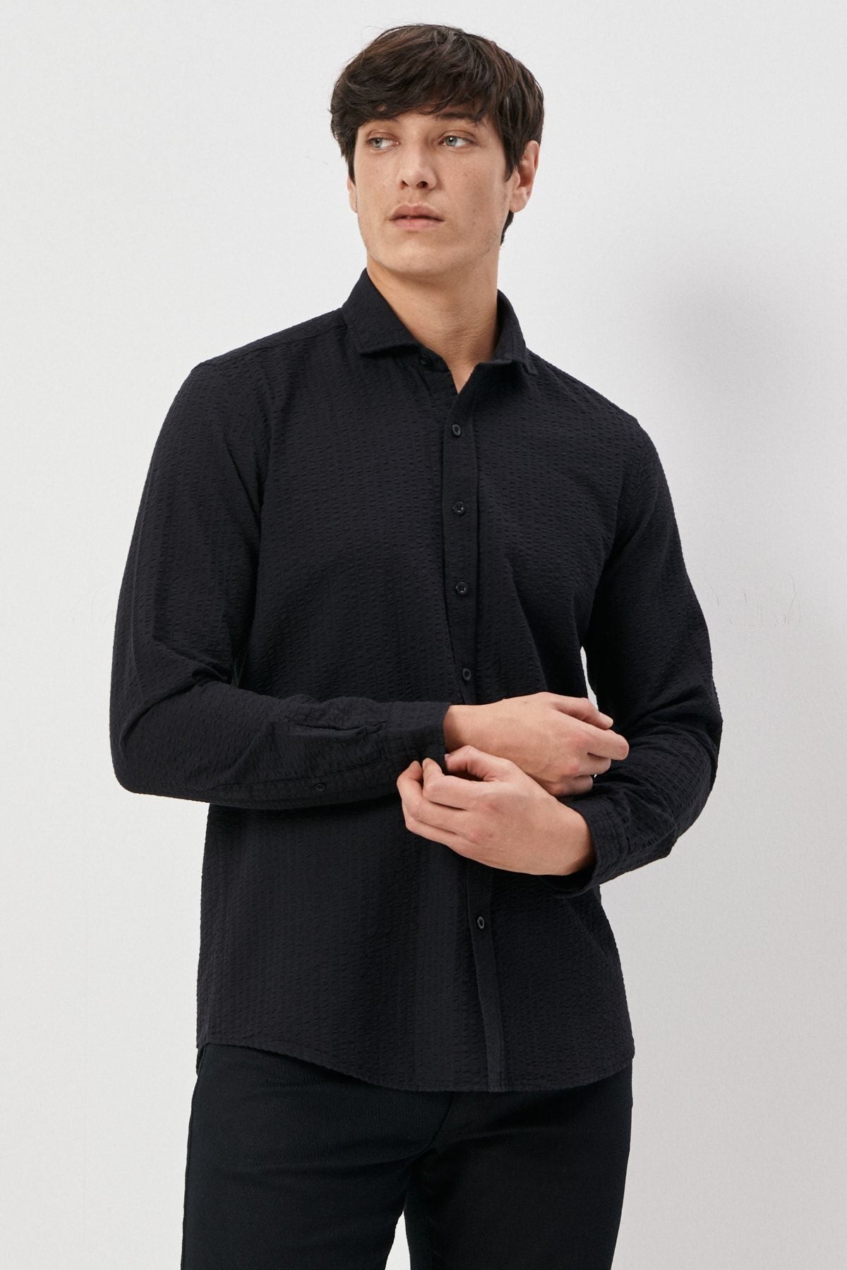 Men's black slim fit narrow cutting Italian collar 100 %cotton wafer shirt