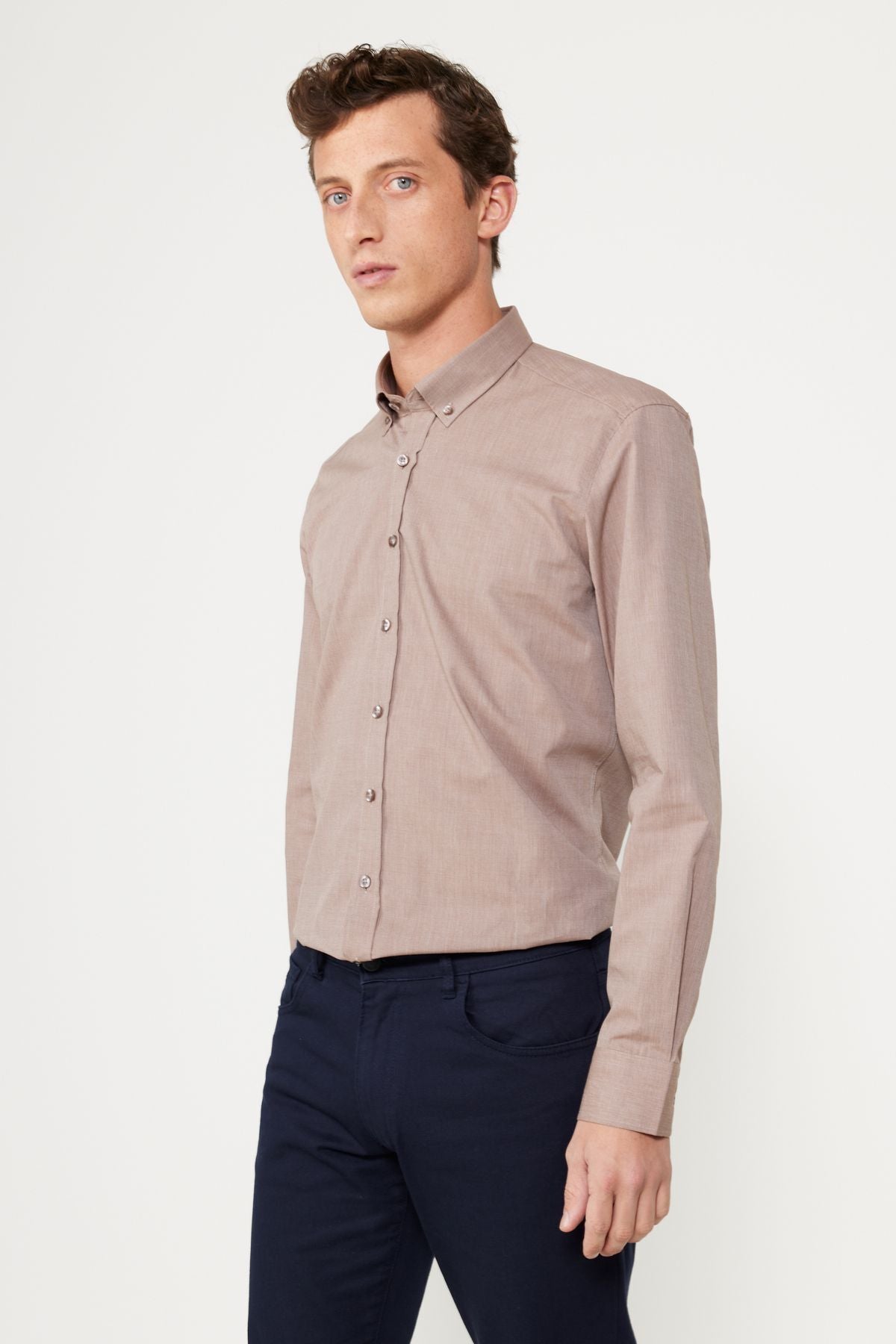 Men's brown slim fit narrow cut buttoned shirt with collar pattern