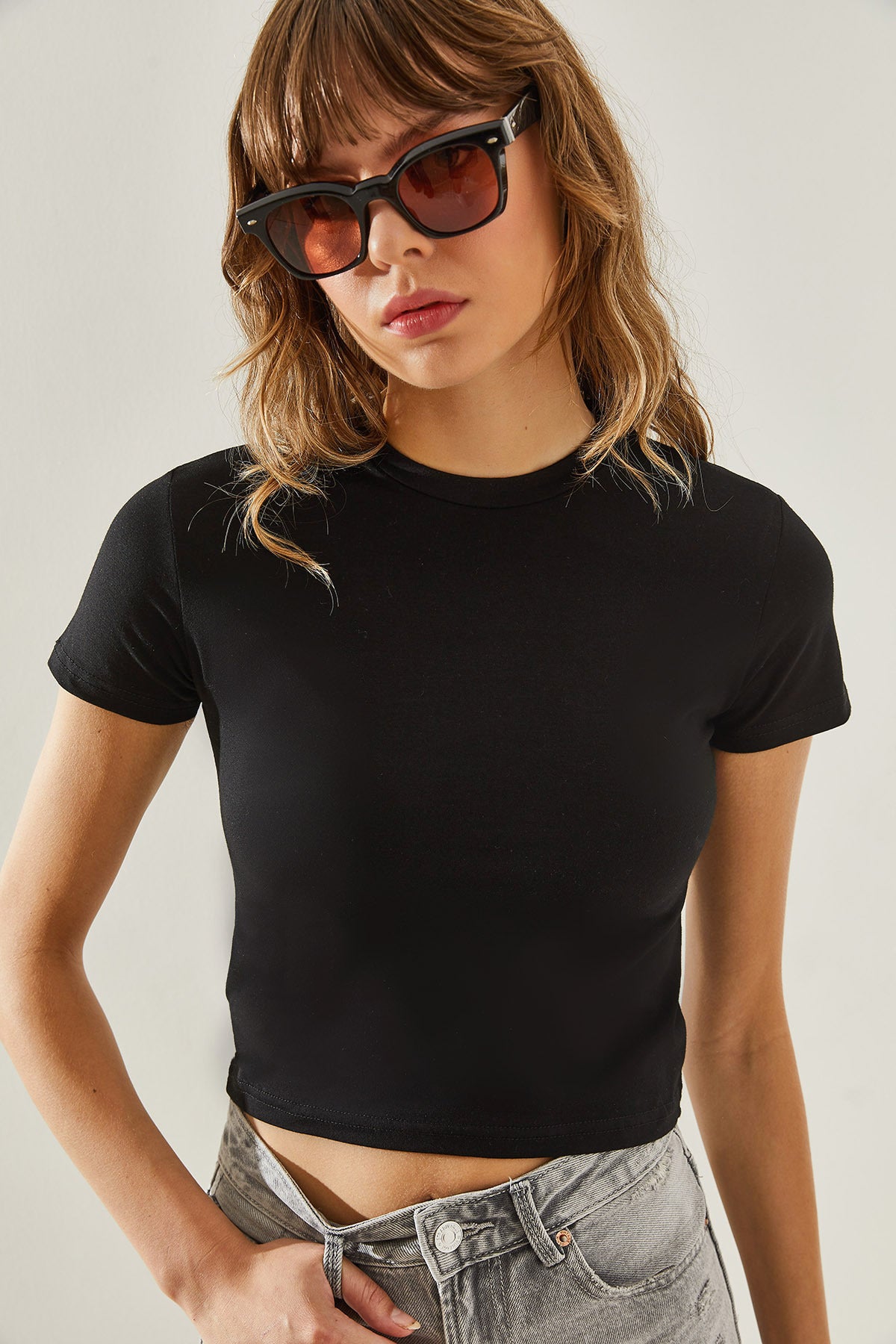 Women's Crew Neck Basic Crop T-Shirt 60251338