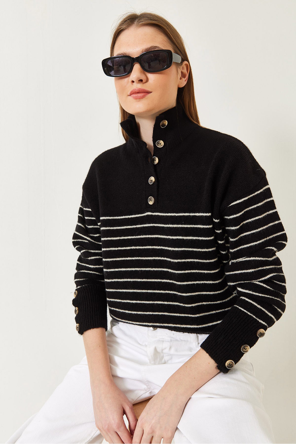 Women's Buttoned Sleeve Patchwork Knitwear Sweater 20247584