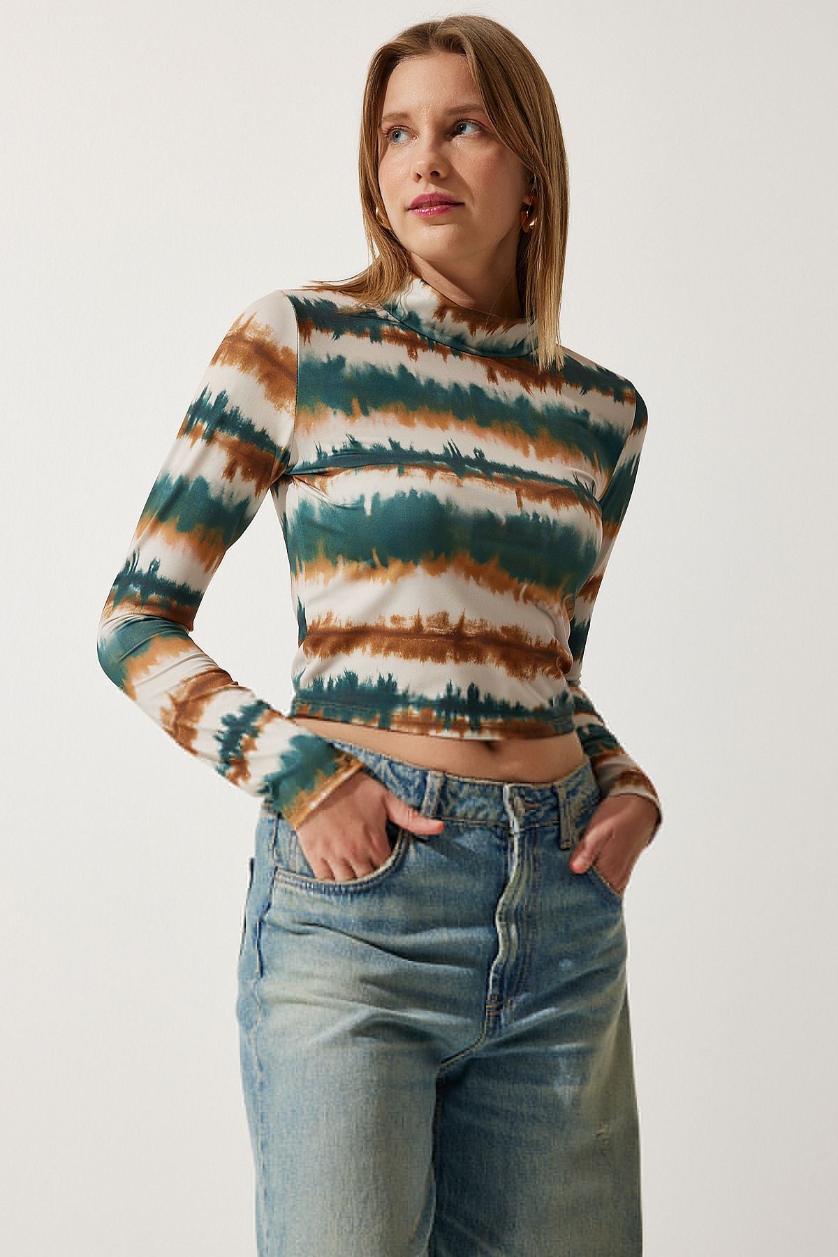 Women's Cream Dark Green Pattern Red Collar Crop knitted blouse