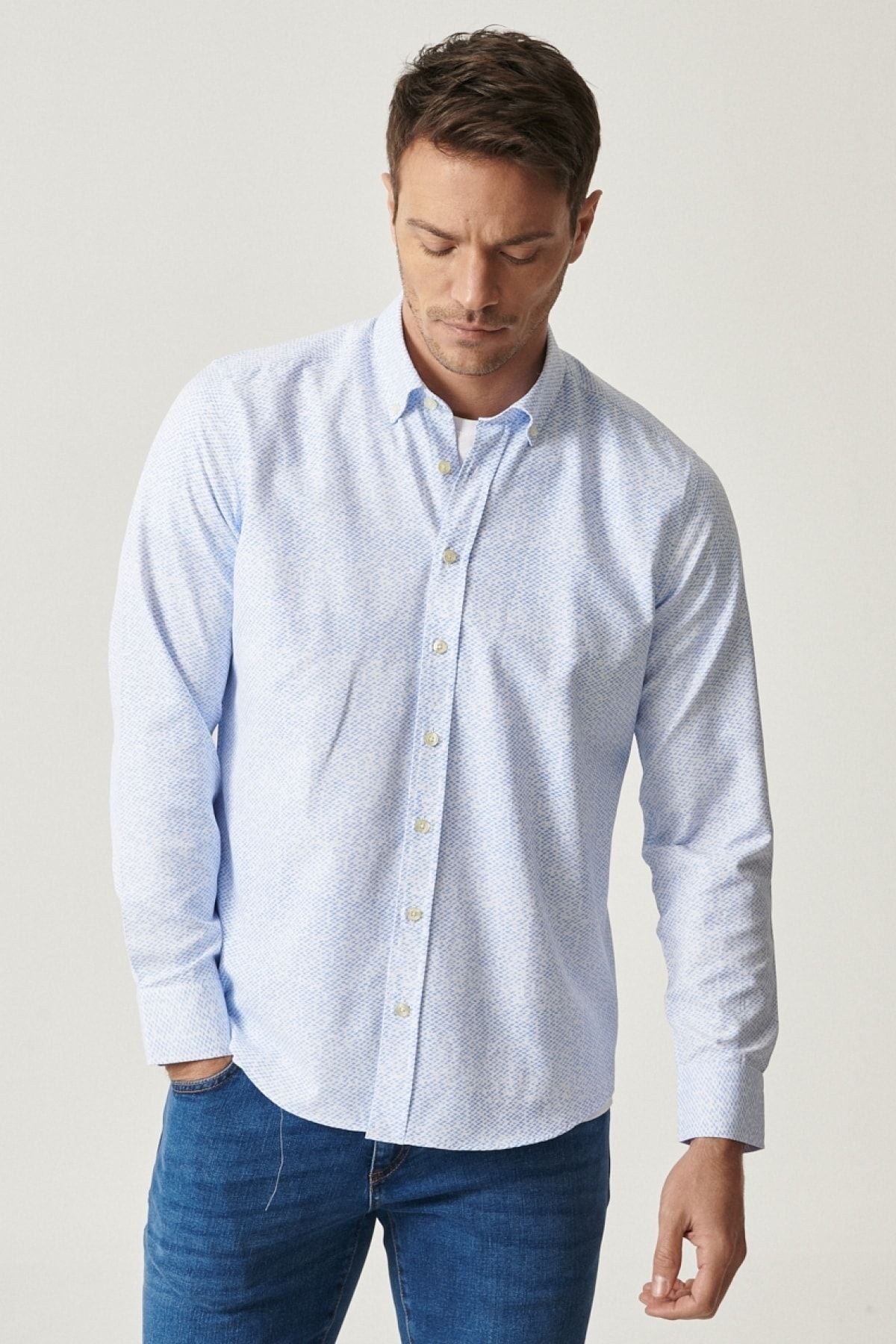Men's White-Blue Tailorered Slim Fit Narrow Cutting buttoned shirt