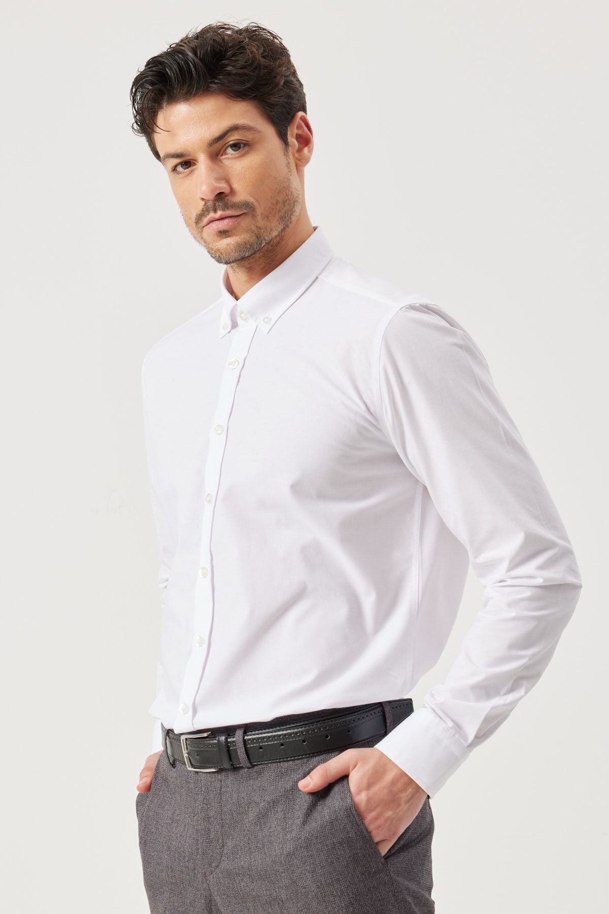 Men's white slim fit narrow cut buttoned shirt with collar patterned