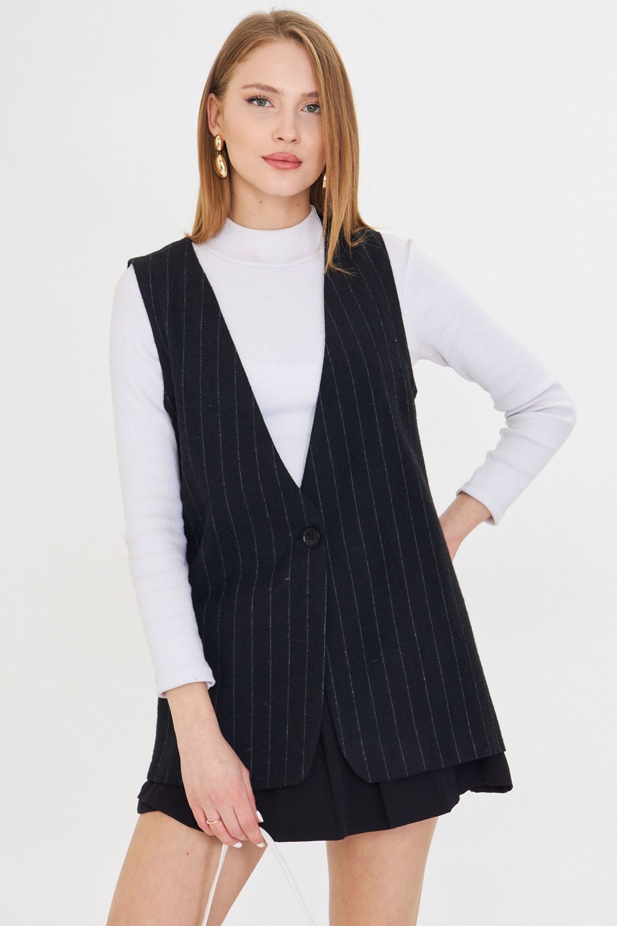 WOMEN BLACK-WHEEL V-neck Single buttoned Oversize Patterned Vest ARM-25K001110