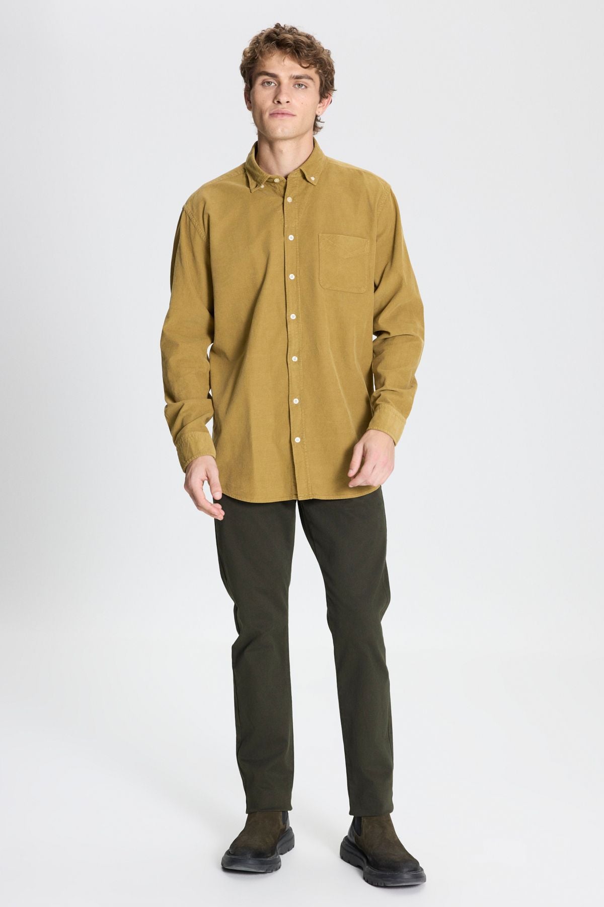 Men's oil green comfort fit wide cut buttoned collar velvet shirt