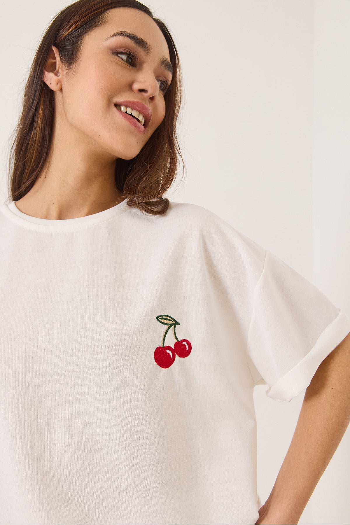 Women's Cherry Embroidery Embroidered Crew Neck Short Sleeve Oversize T-Shirt 4011 60283152
