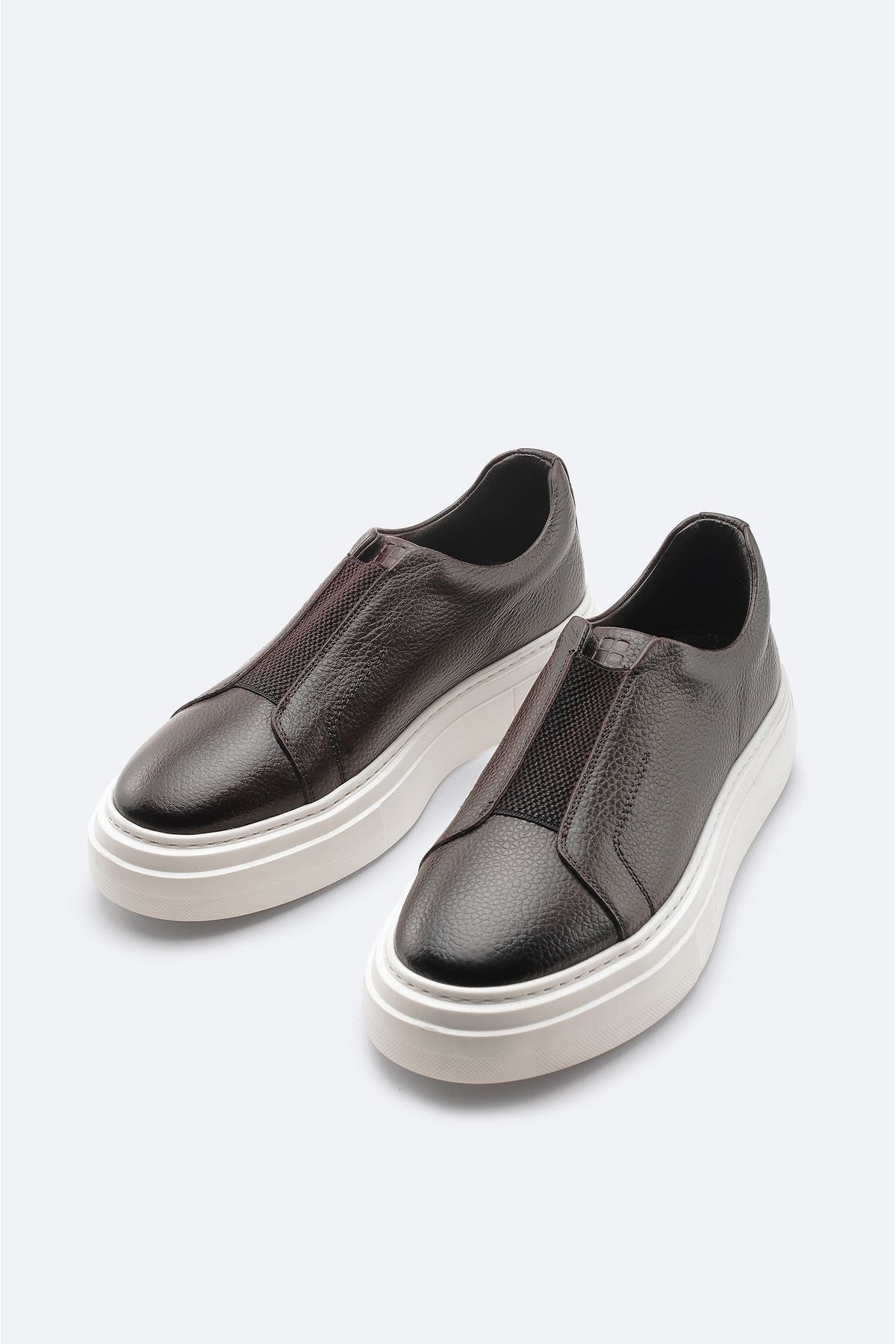 Men's Brown 100 %Leather Tire Band Detail Flexible Base Casual Shoes A42Y8008