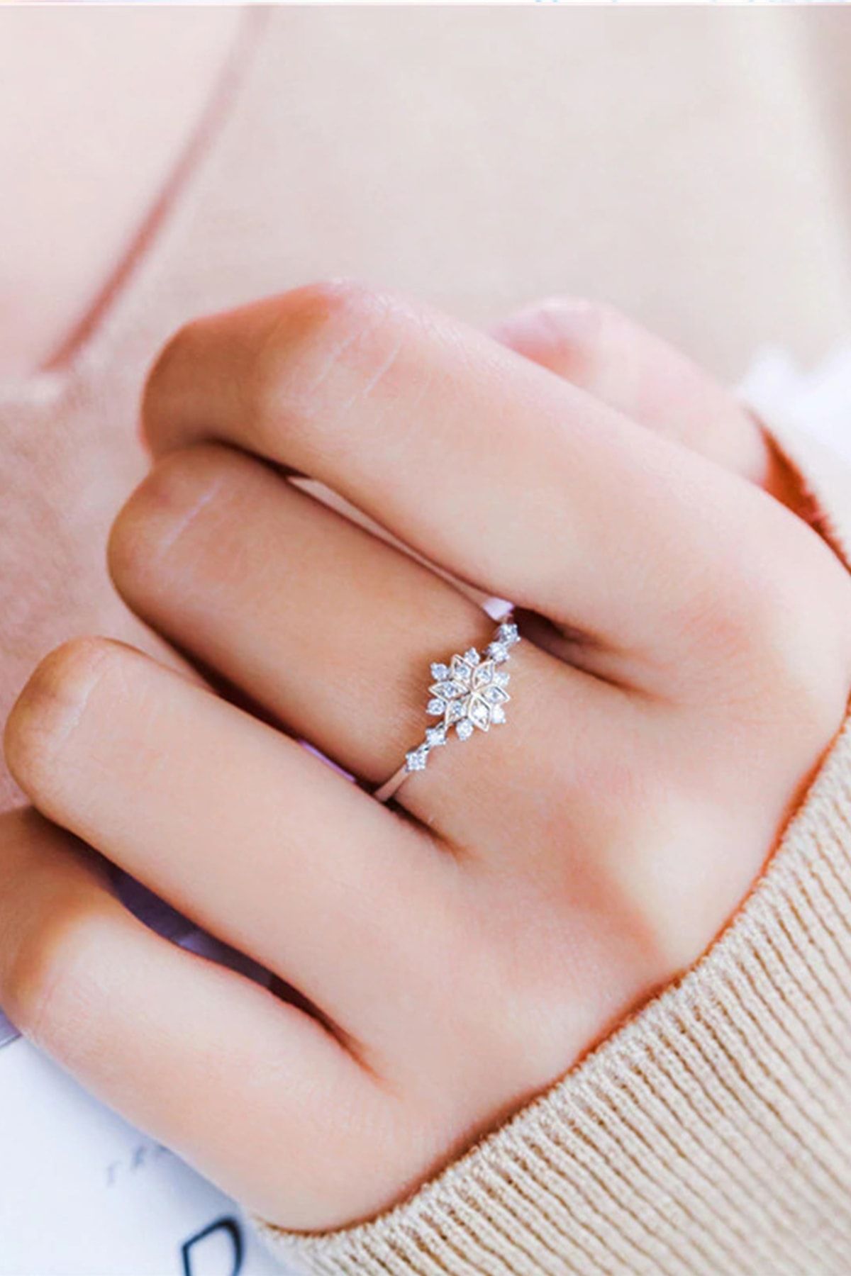 14K Rose Gold Plated Crystal Snowflake Motif Zircon Stone Women Ring