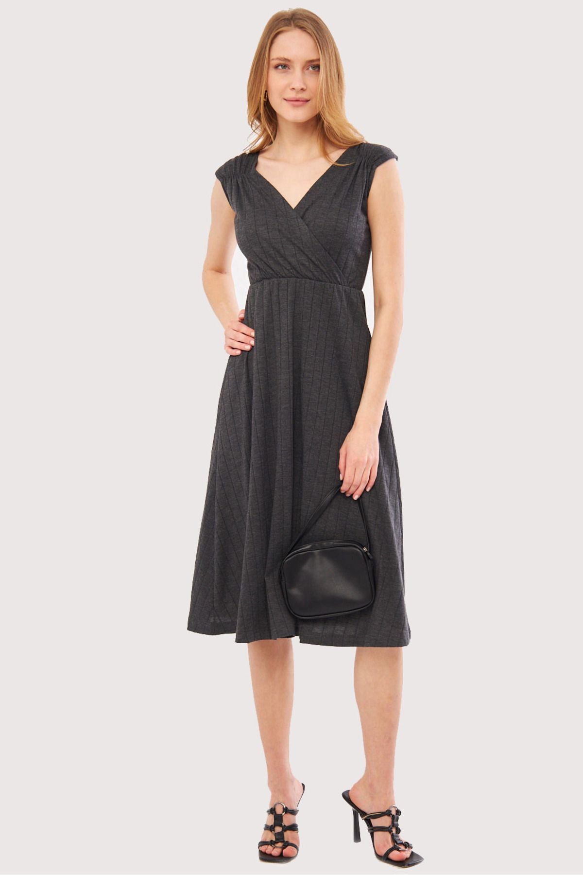 Woman Smoked Waist and Shooter Skirt Cruve Cruve Midi Boy Dress ARM-24Y001017