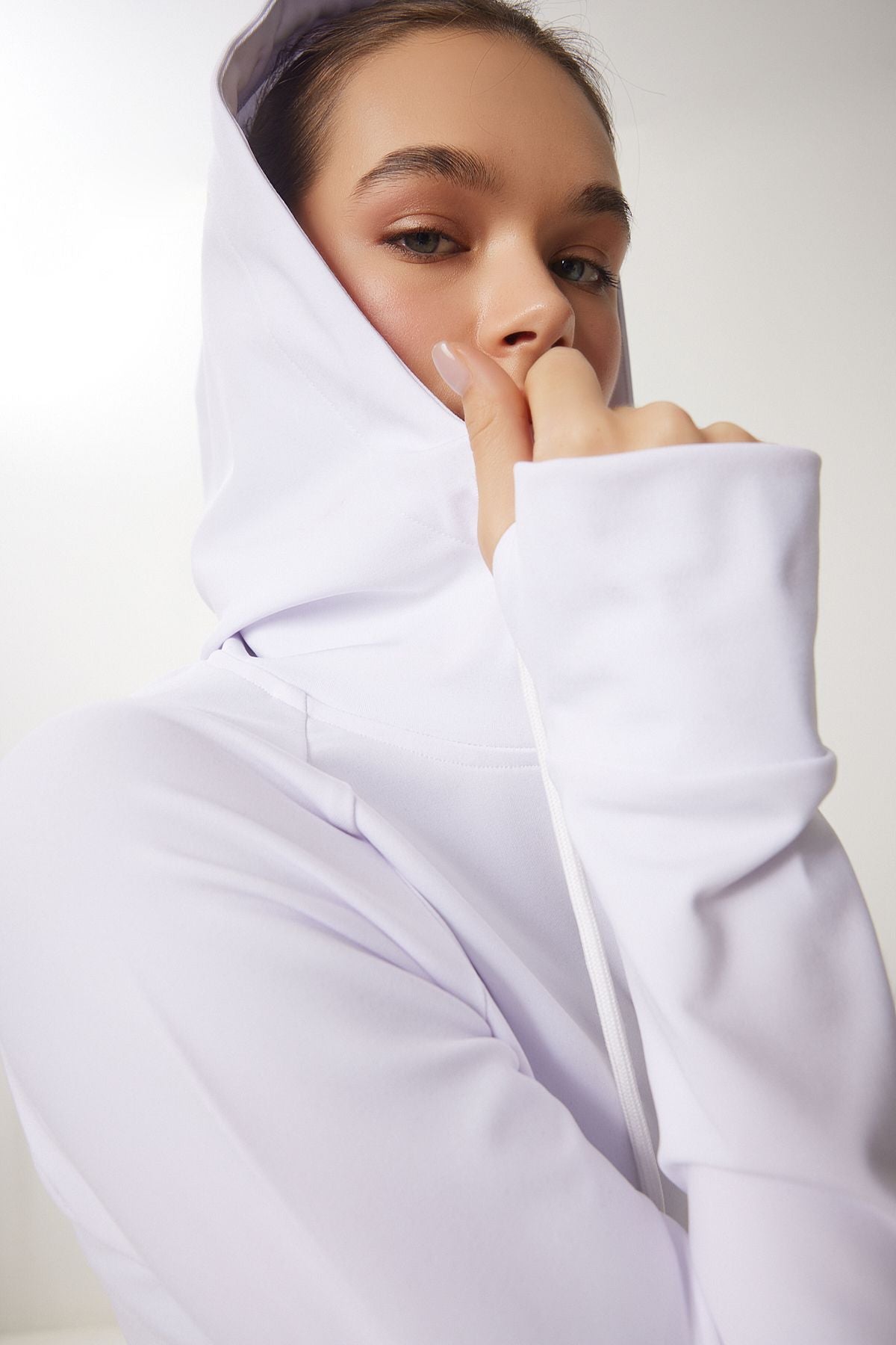 Women's White Finger Detailed Hooded Zipper Knitting Sweatshirt VX00007