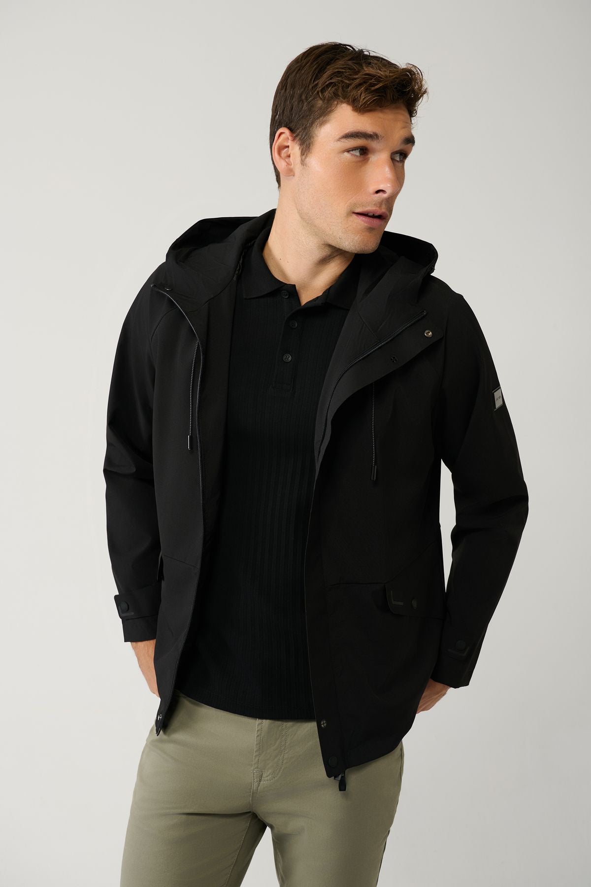 Men's black hooded collar menstrual sleeve water repulsive Ince Mont A41y6036