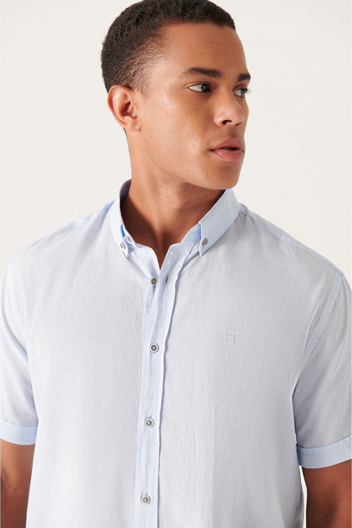 Men's Blue Button Neck 100 %Cotton Futter Short Sleeve Shirt E002210