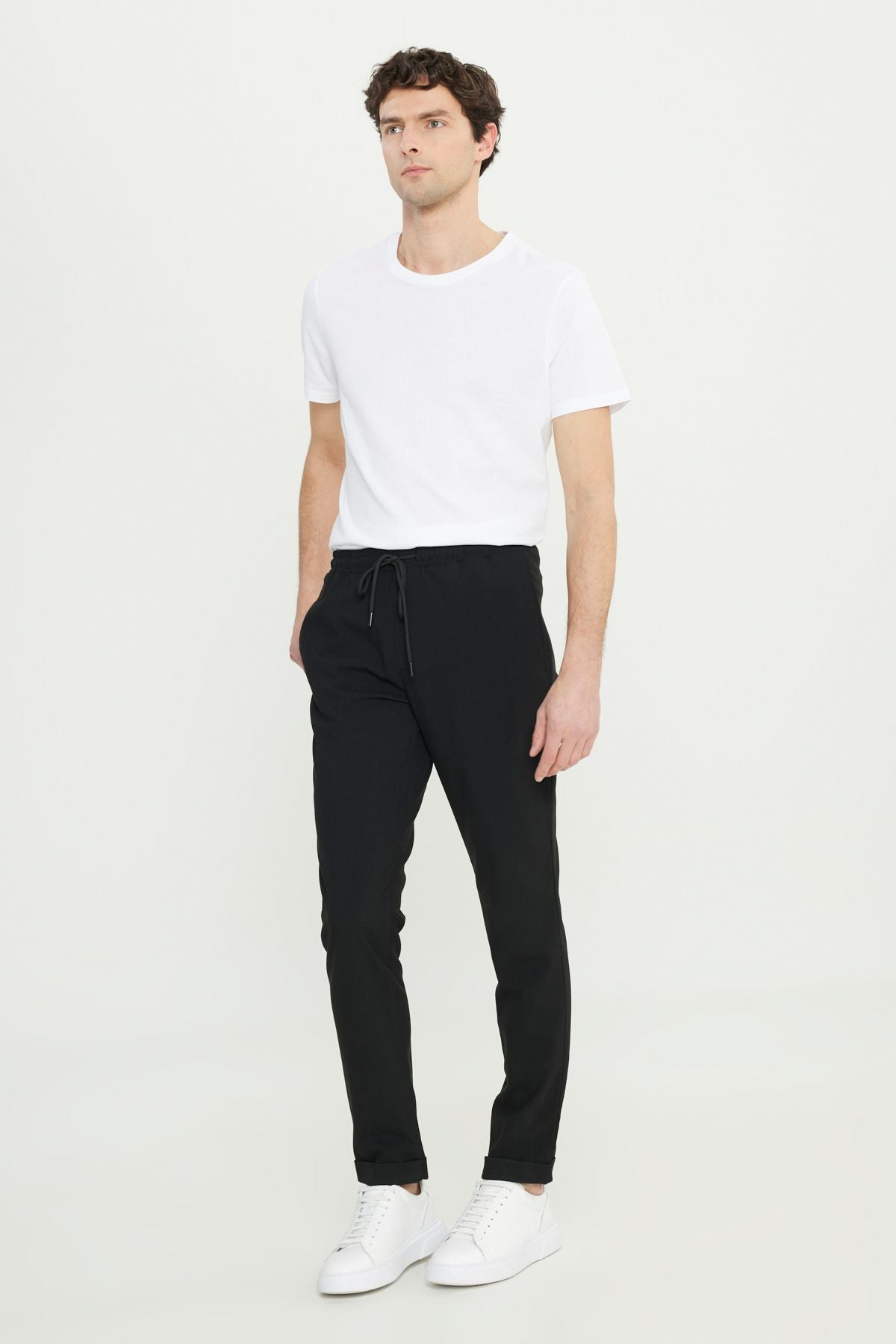 Men's black slim fit comfortable cutting waist tied side pocket jogger pants