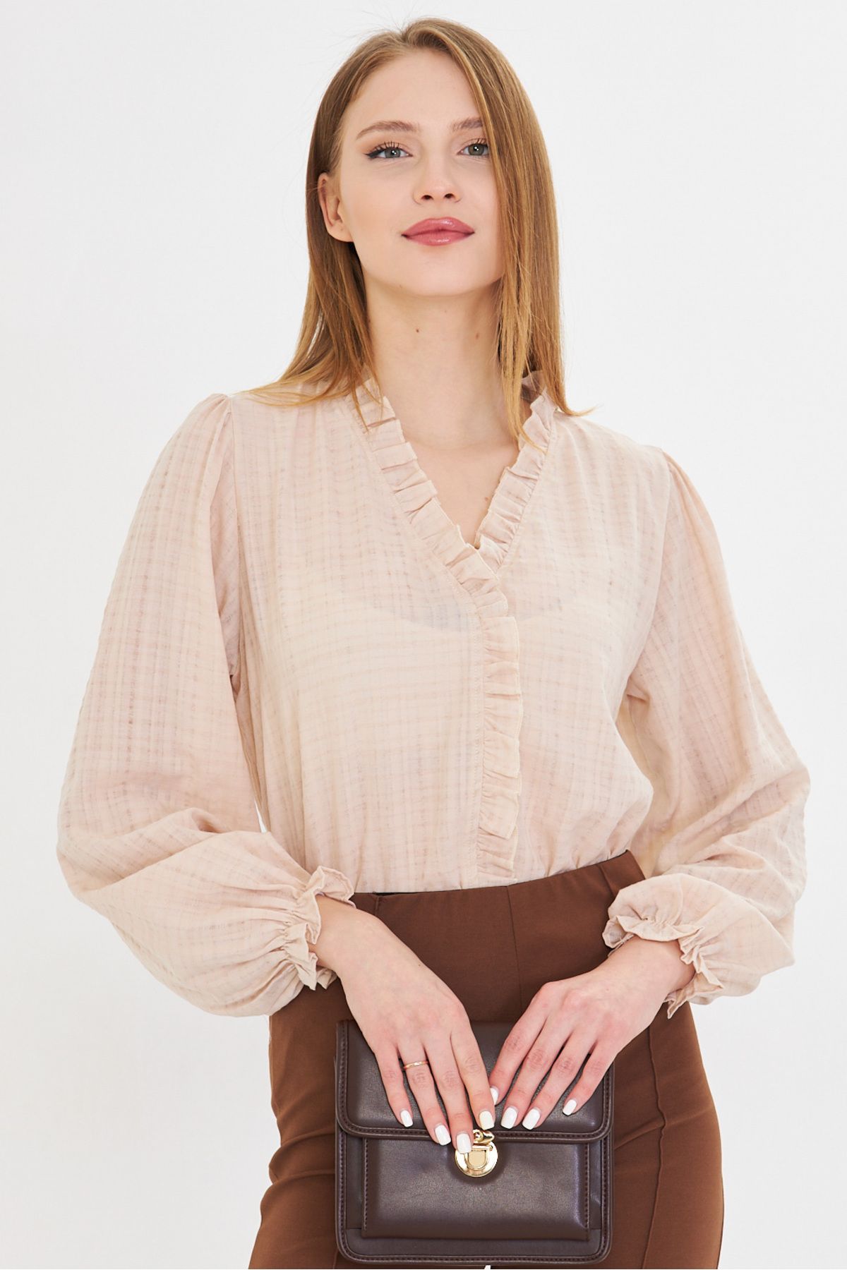Female beige collar and in front of the frilly arms with tire long sleeve blouse ARM-25K001030