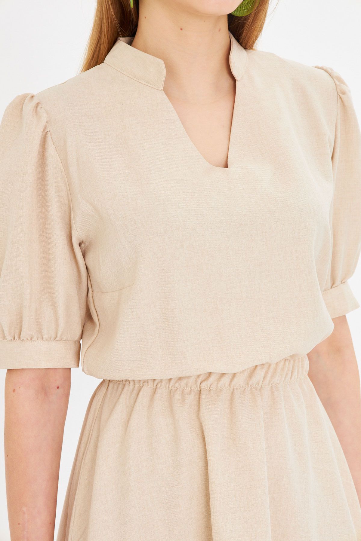 Female Beige V-Yaka Waist Waist Tire Short Sleeve Clash Dress ARM-25Y001001