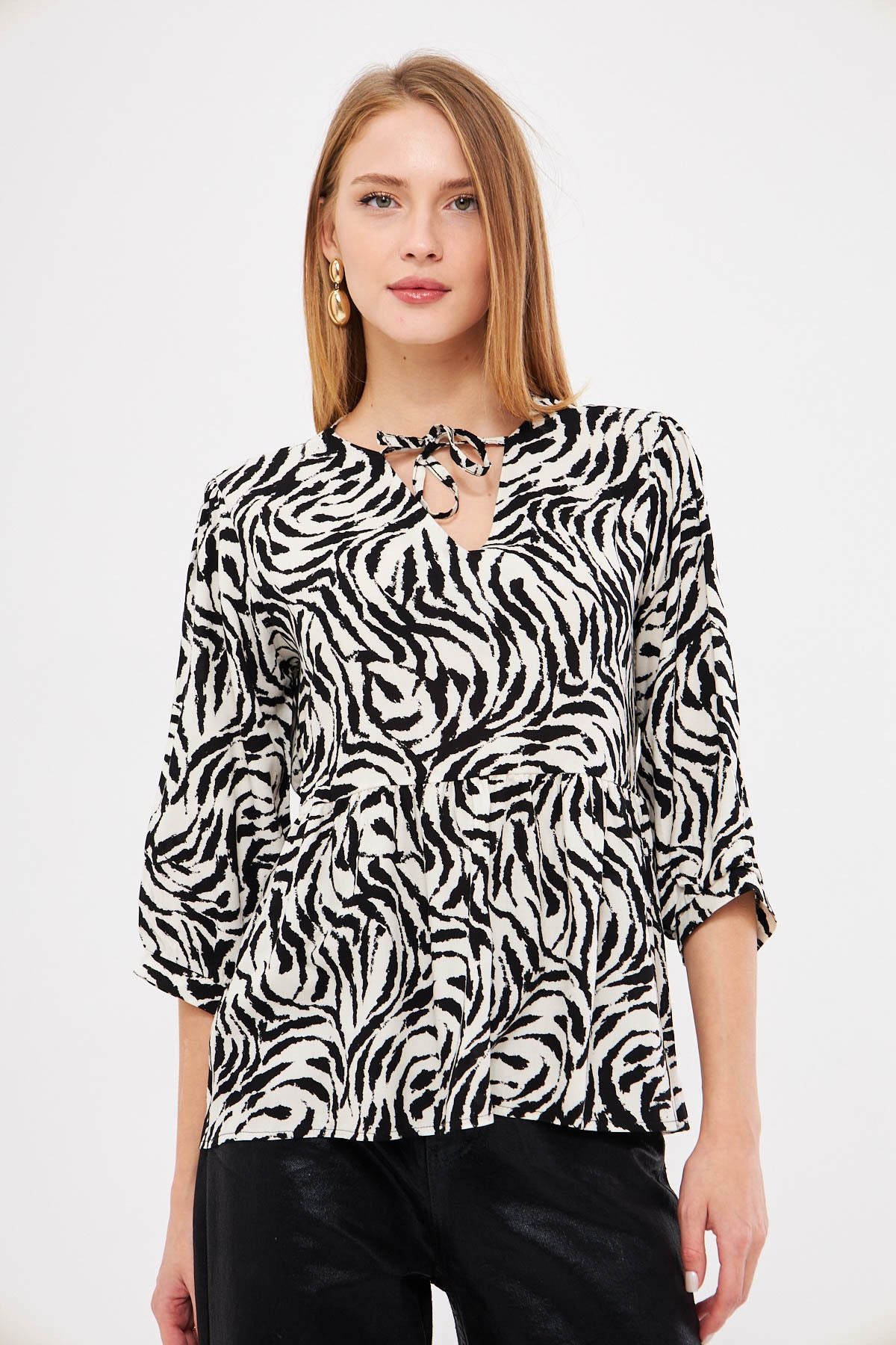 Female Black-and-White Side Bağlama Detailed Robed Robed Quarter Arm Blouse ARM-25K001044