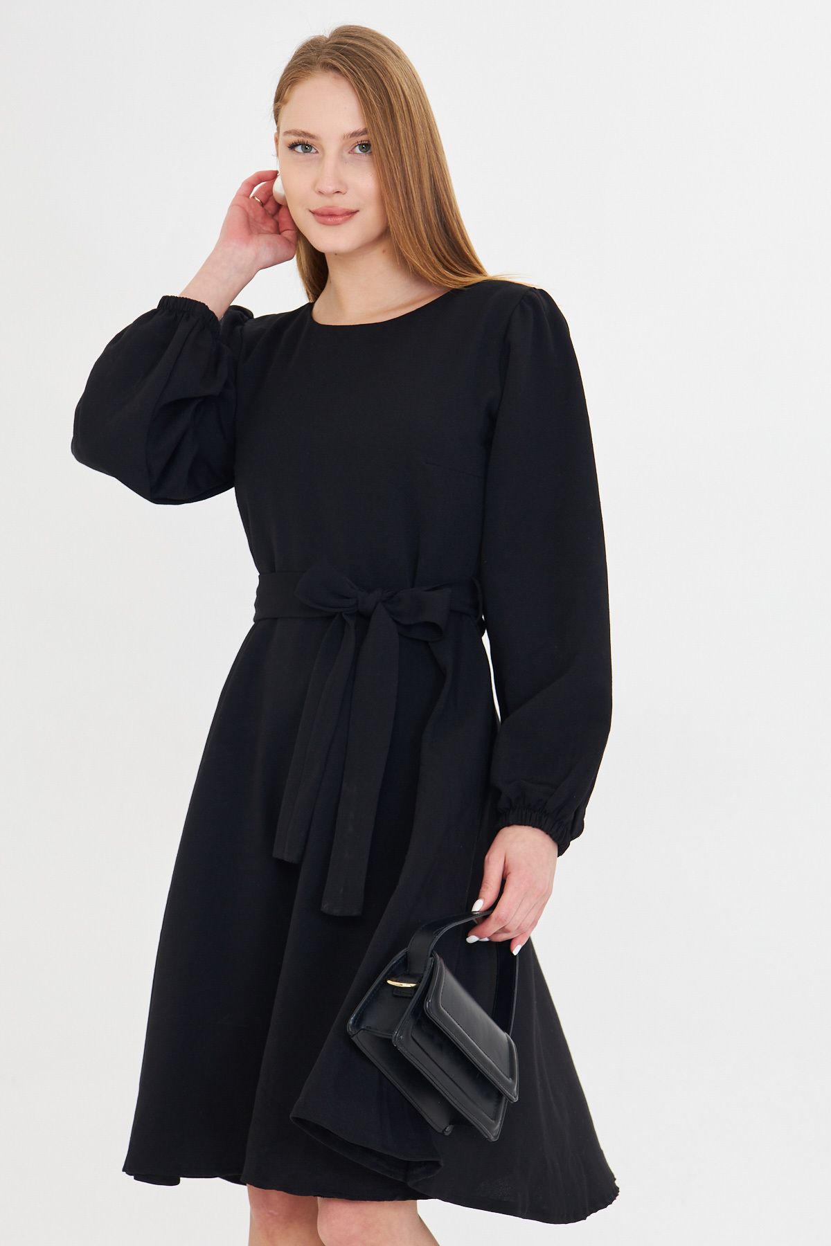 Female black zero collar behind the zipper with zipper long-arm midi size dress ARM-25Y001008