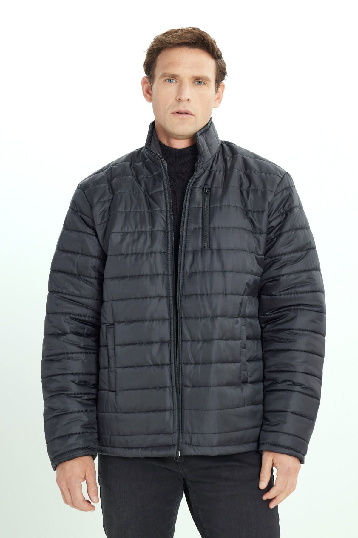 Men's black hot wind -proof filling standard fit normal cut upright collar side pocket coat