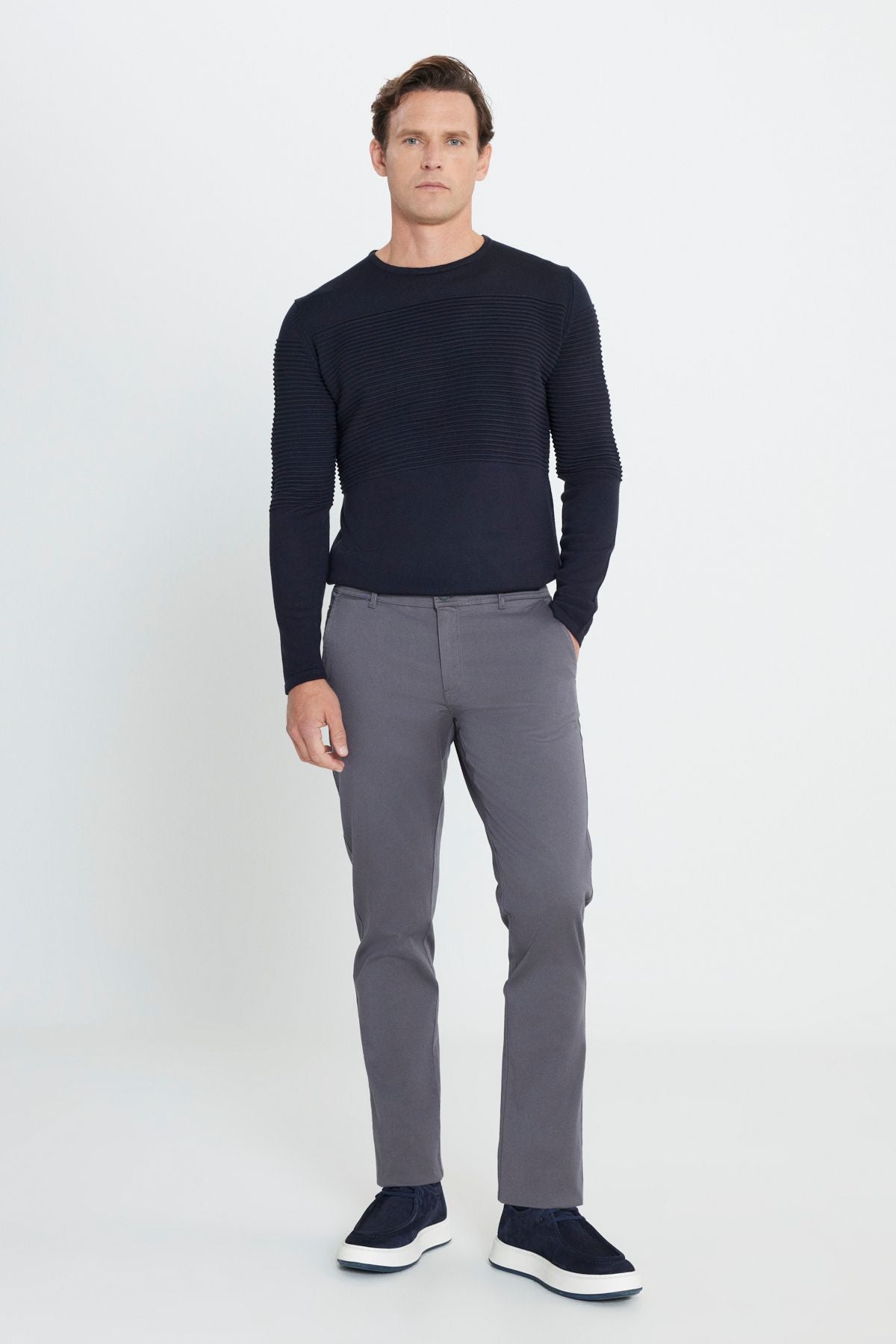 Men's anthracite slim fit narrow cut cotton flexible chino pants