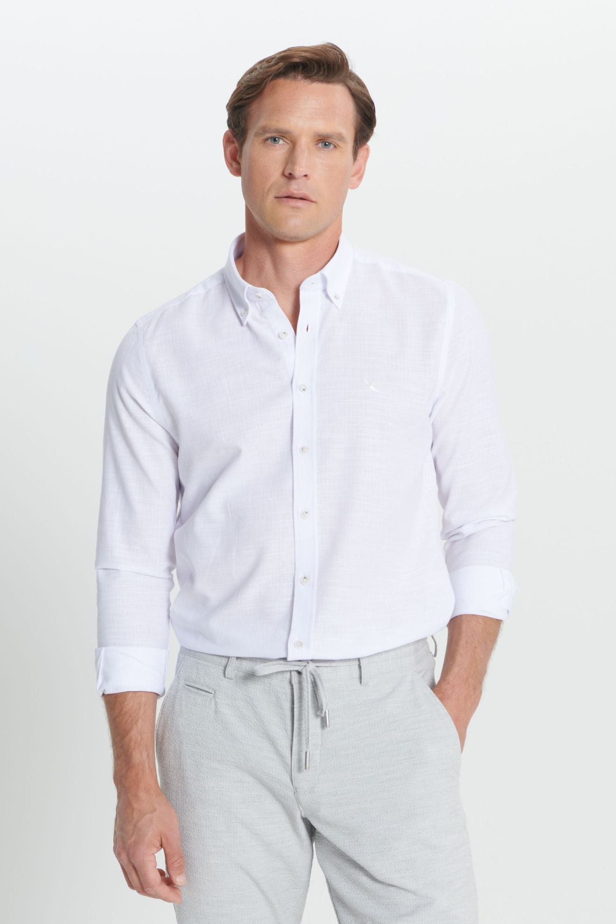 Men's white slim fit narrow cut button button with collar striped pennant shirt