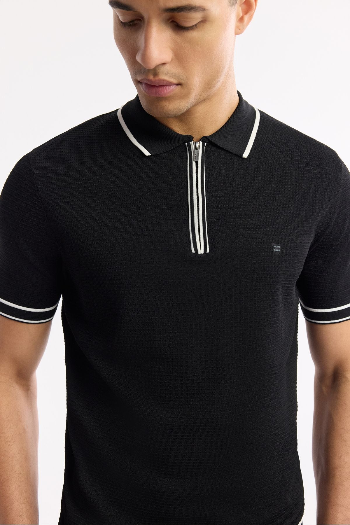 Men's black zipper polo collar textured rayon knitwear T-shirt A51y5165