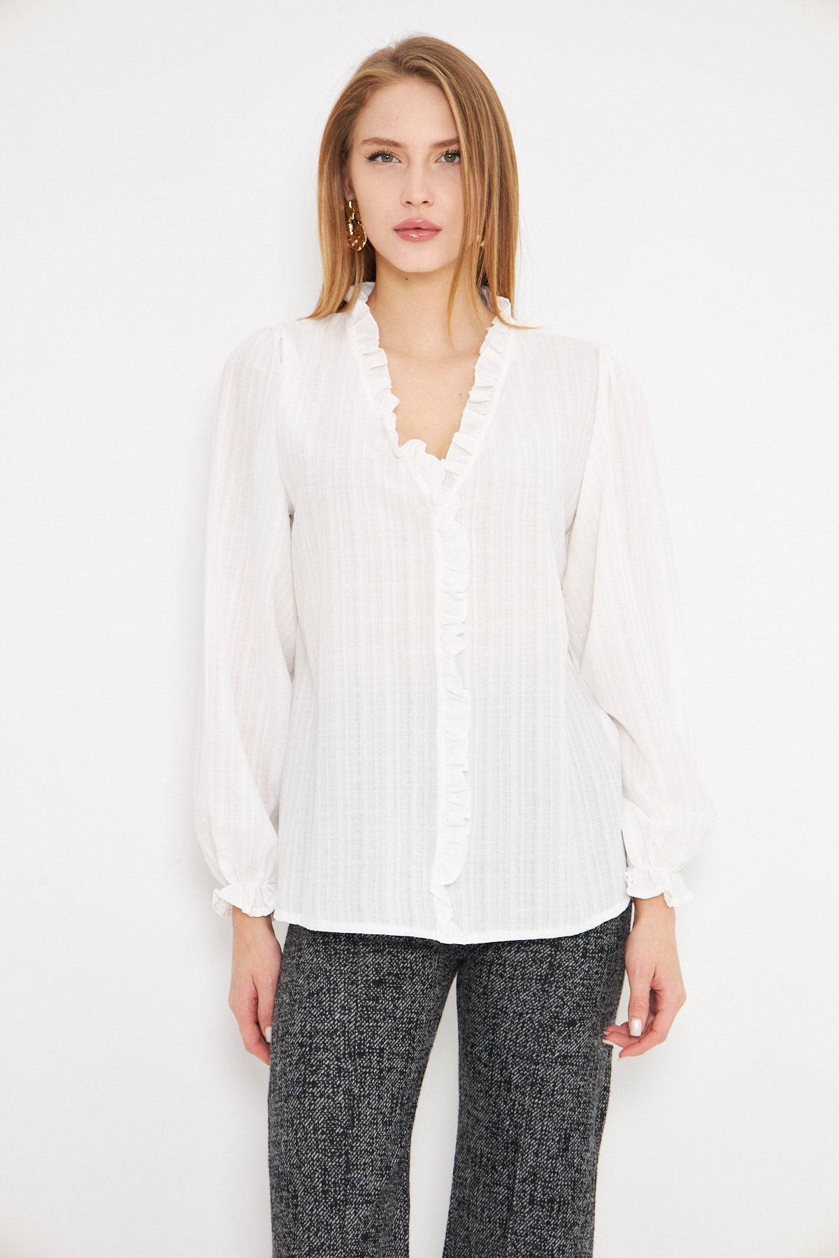 Female White Side and Ruffle Detailed Arms with Tire Long Sleeve Blouse ARM-25K001030