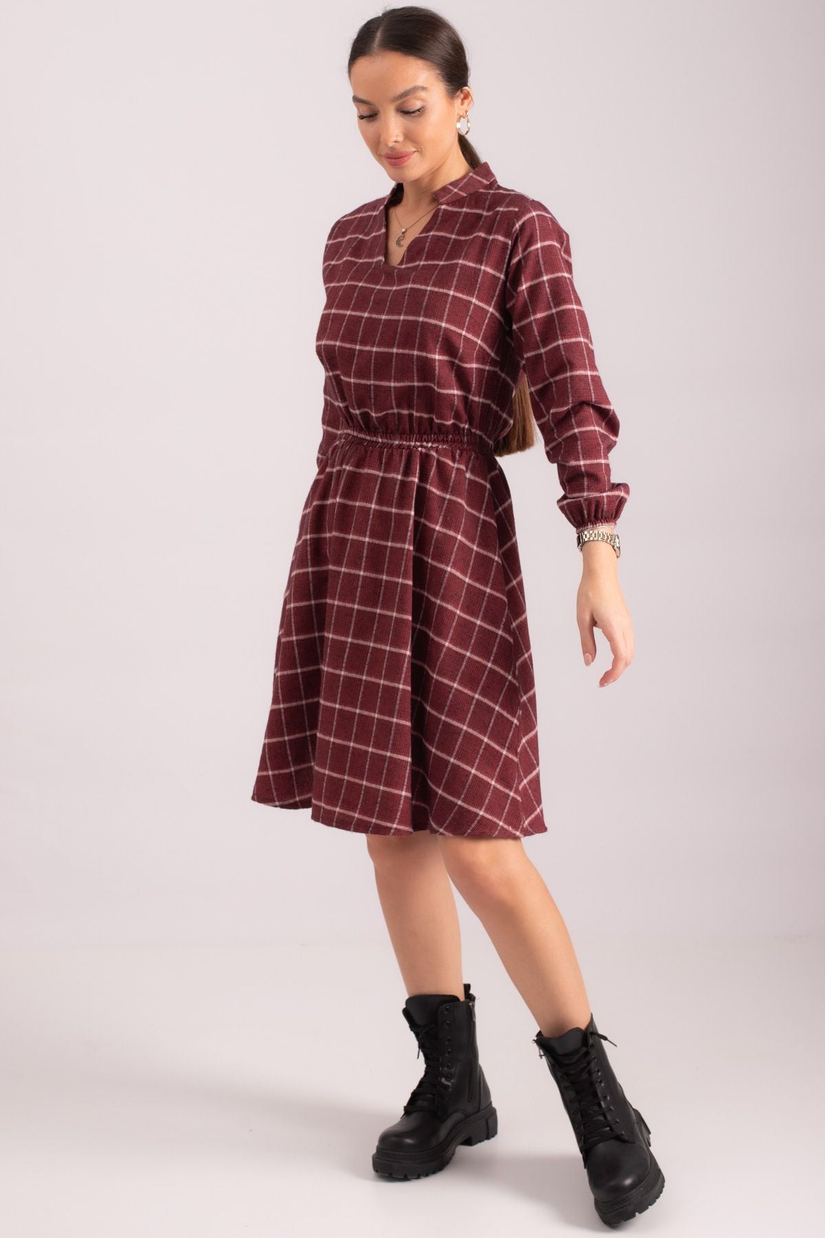 Female Bordeaux V-Yaka Waist Tire Pattern Pattern Clash Dress ARM-24K001041