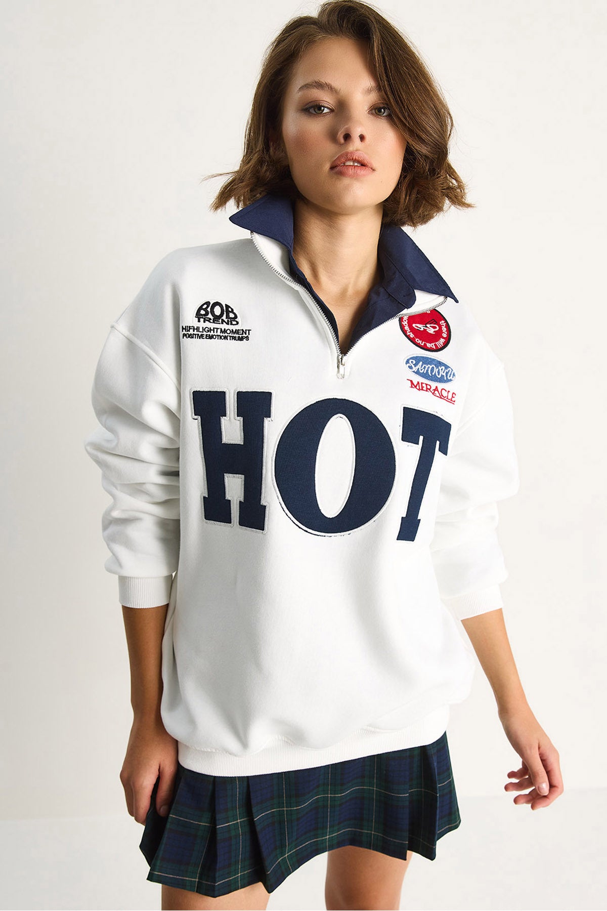 Women's Zippered Stand-Up Collar Embroidered Three Thread Ribbed Oversize Sweatshirt 10006 60284067