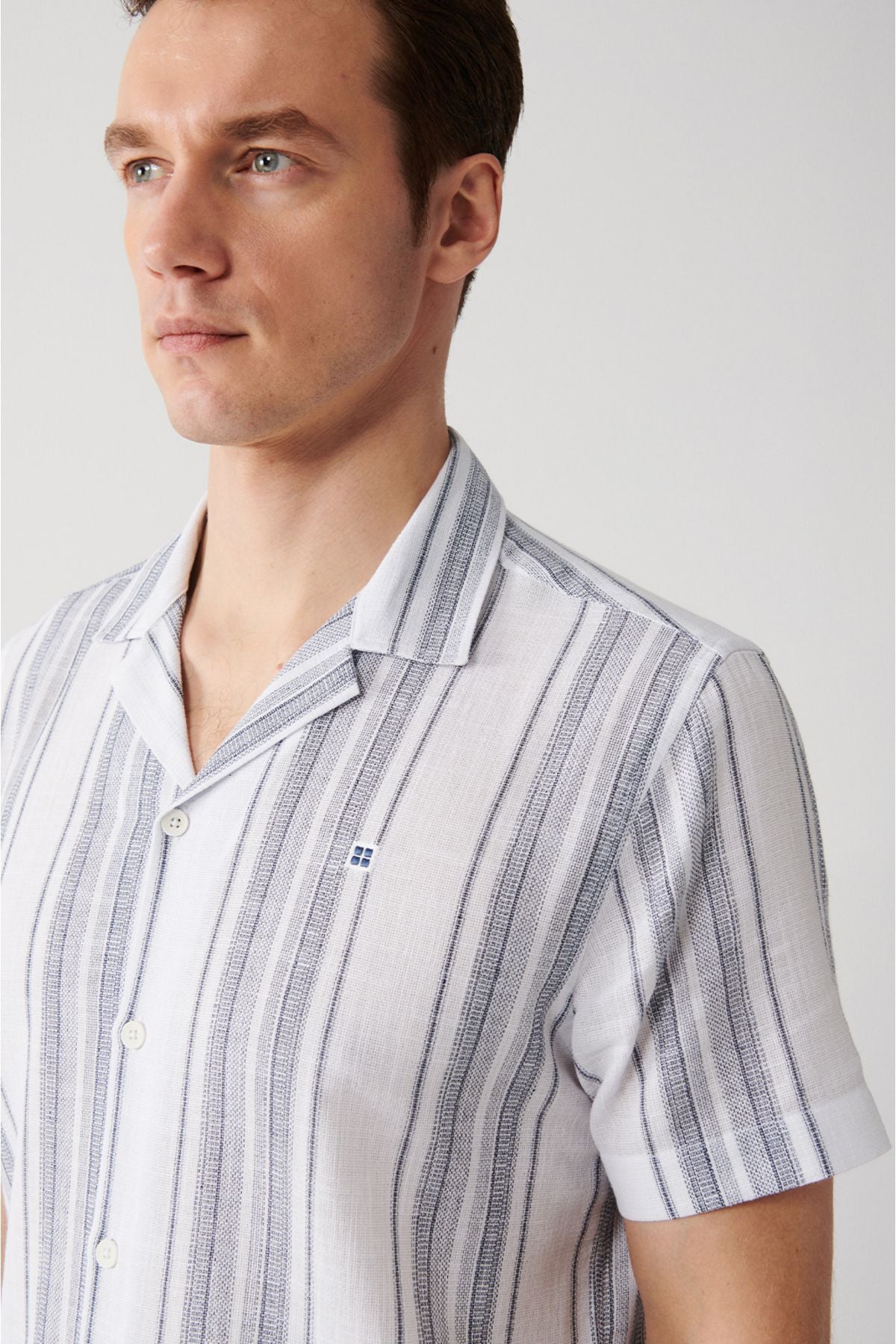 Men's navy blue easy to ironing Cuba collar striped short sleeve shirt A31y2223