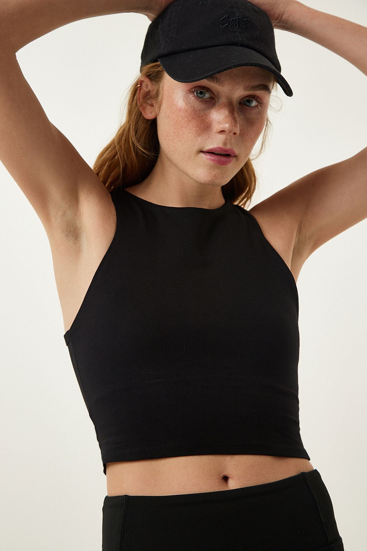 Women's black weightlifting collar Crop knitted blouse OW00027