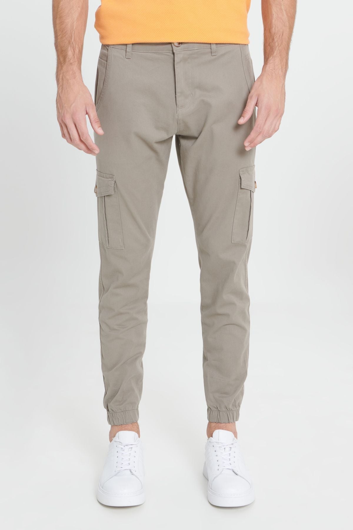 Men's Beige Slim Fit Narrow Cut Cargo Pocket Cotton Flexible Pants