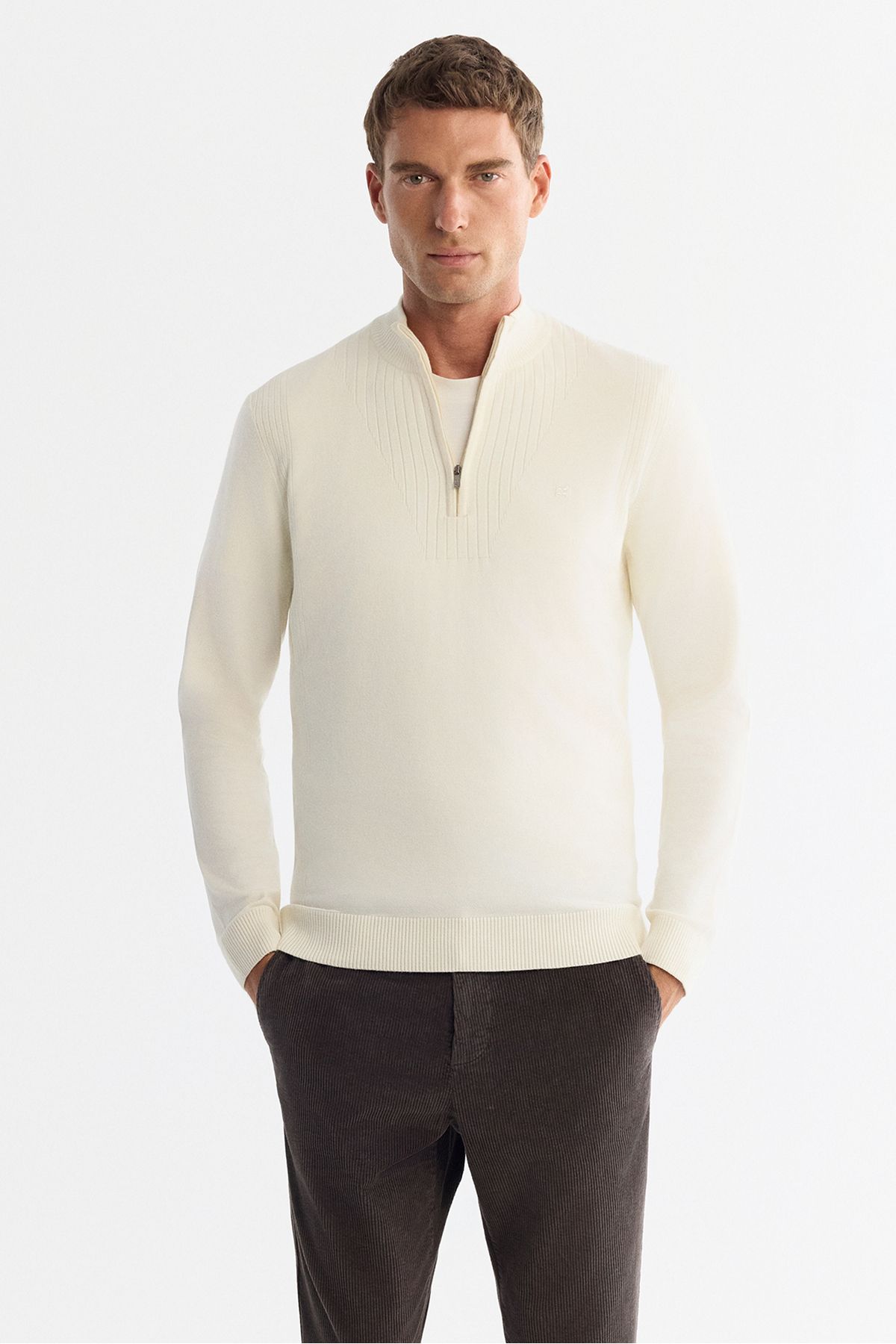 Men's ecru upright collar zipper line Detailed Soft Touch Knitwear Sweater A42Y5071