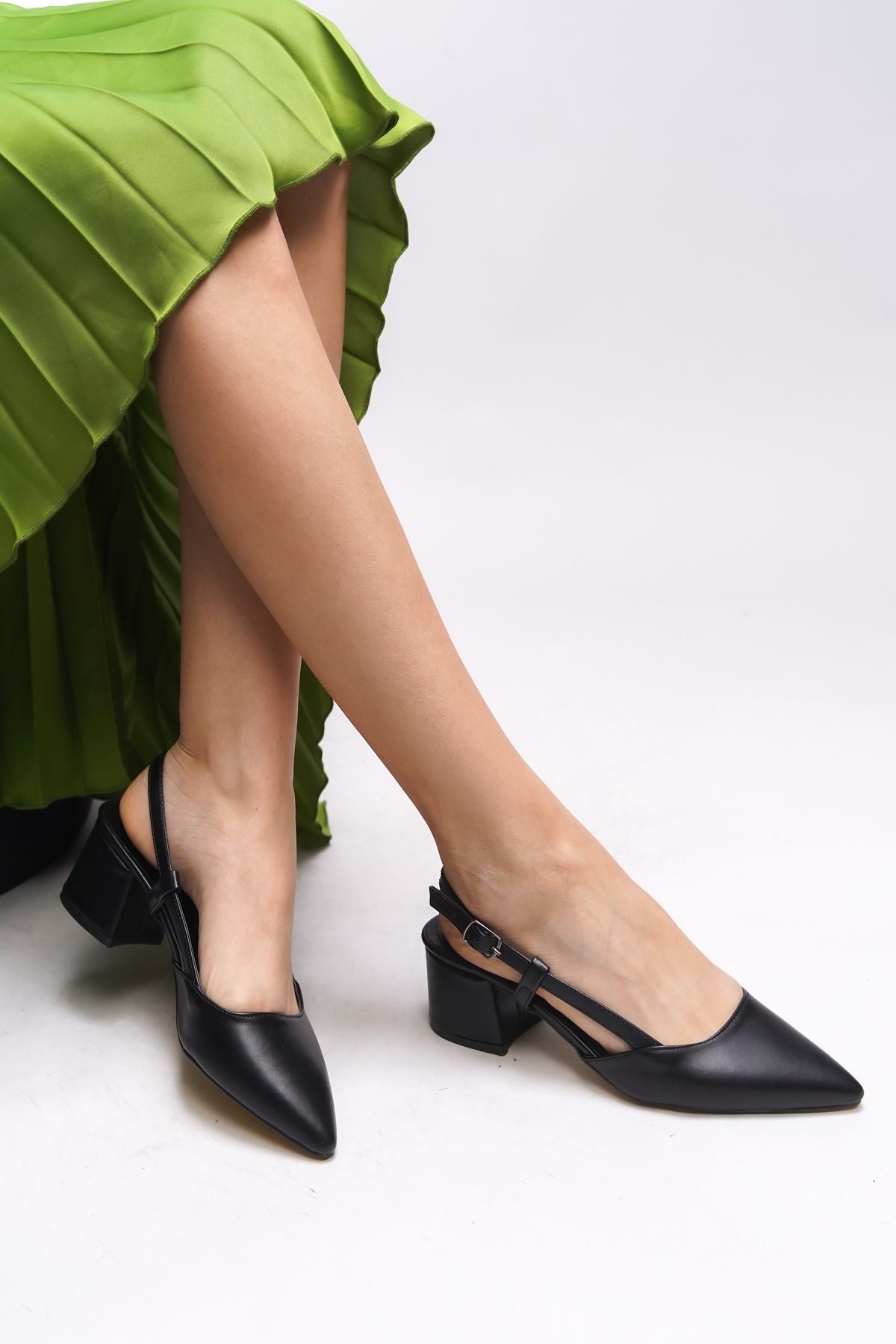 Sephdelia Behind Woman Open Pointed Nose Thick Heels Shoes 0012425 Black Skin