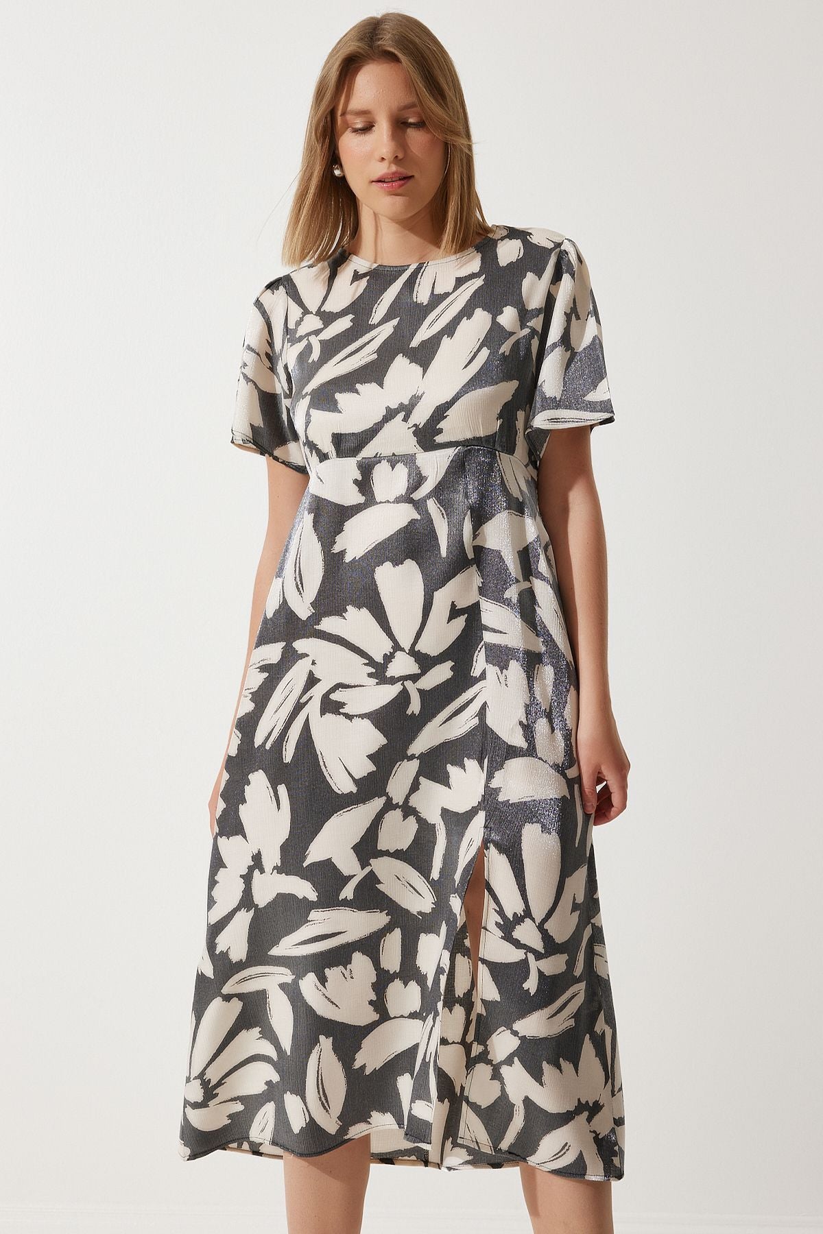 Woman Smature Solid Smature Summer Dress Cr00430 with Satin Surface