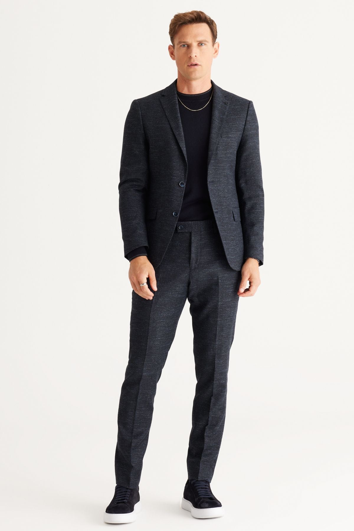 Slim fit narrow cut mono collar woolen patterned suit suits