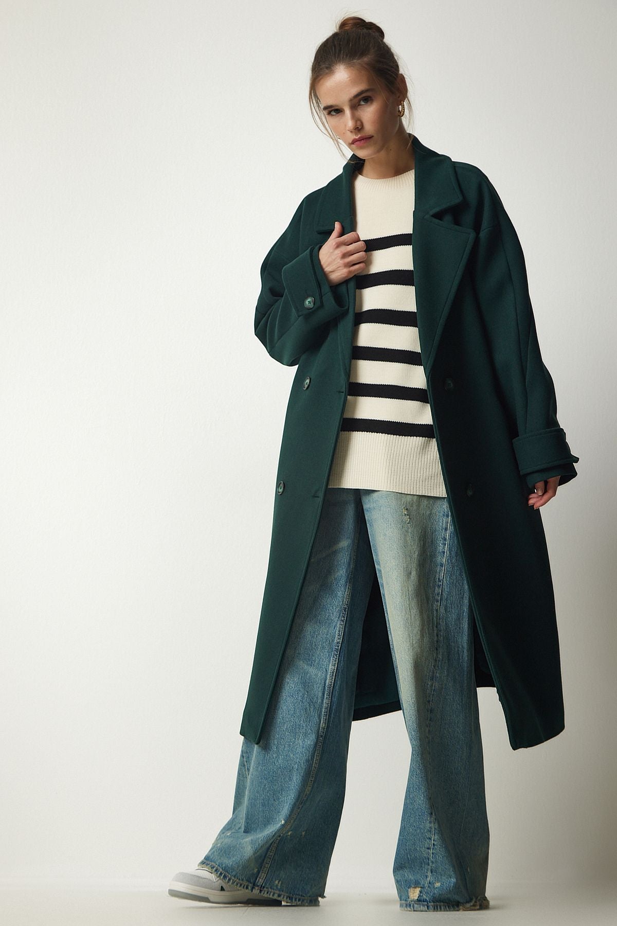 Female Emerald Green Cruve Cruve Baded Oversize Stamp Coat to00115
