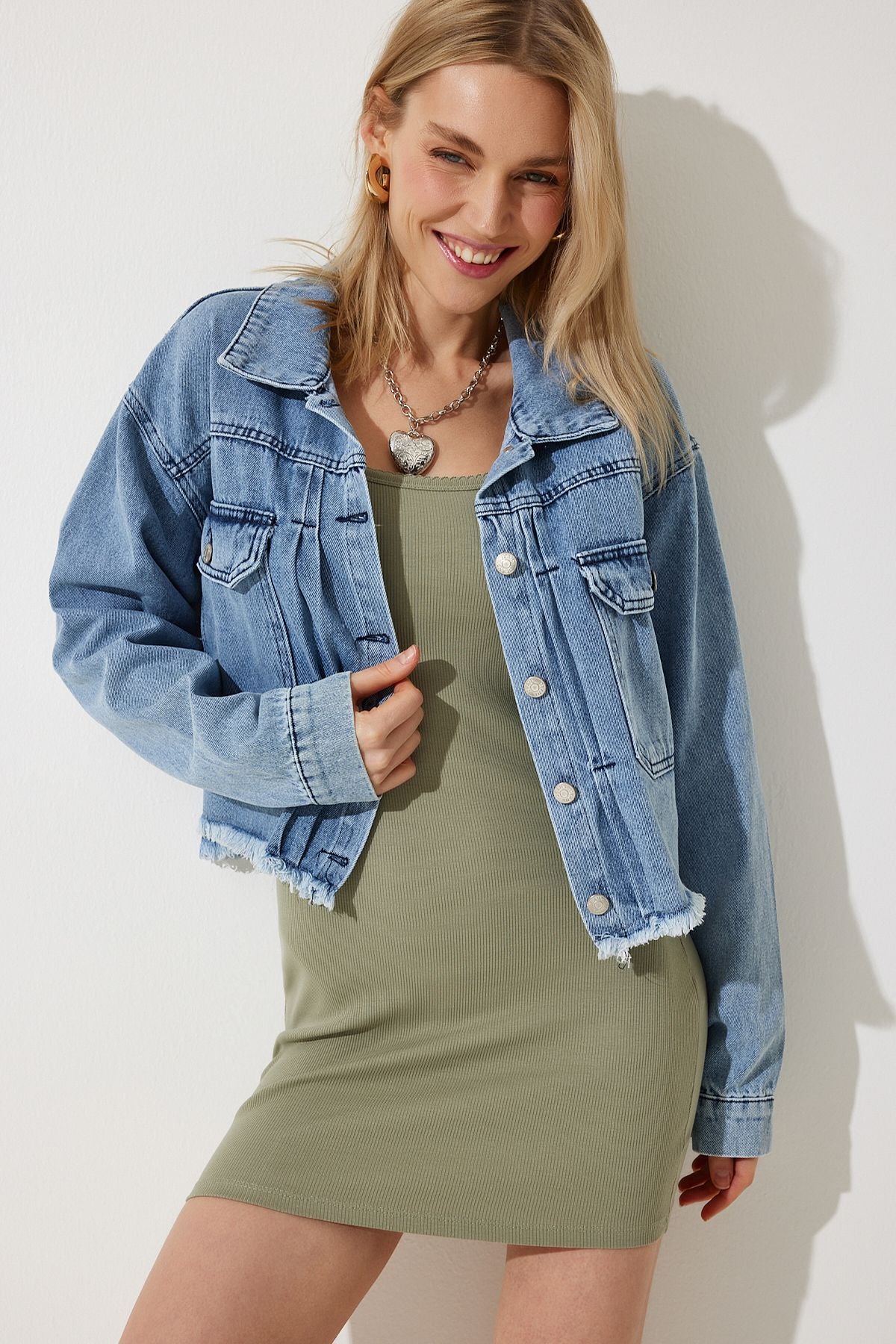 Female Medium Blue Wide Pocket Edges Seamless Denim Jacket RV00188