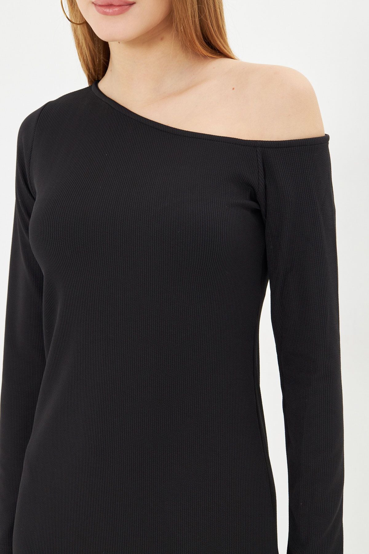 Female black body sitting asymmetrical collar shoulder open mini dress ARM-24K001075