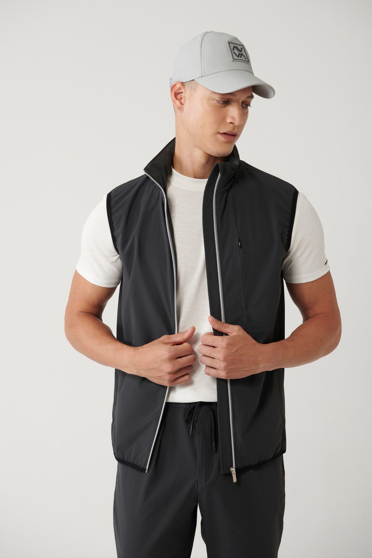 Men's anthracite upright collar hooded zipper water -driven bi stretch vest a41y6535