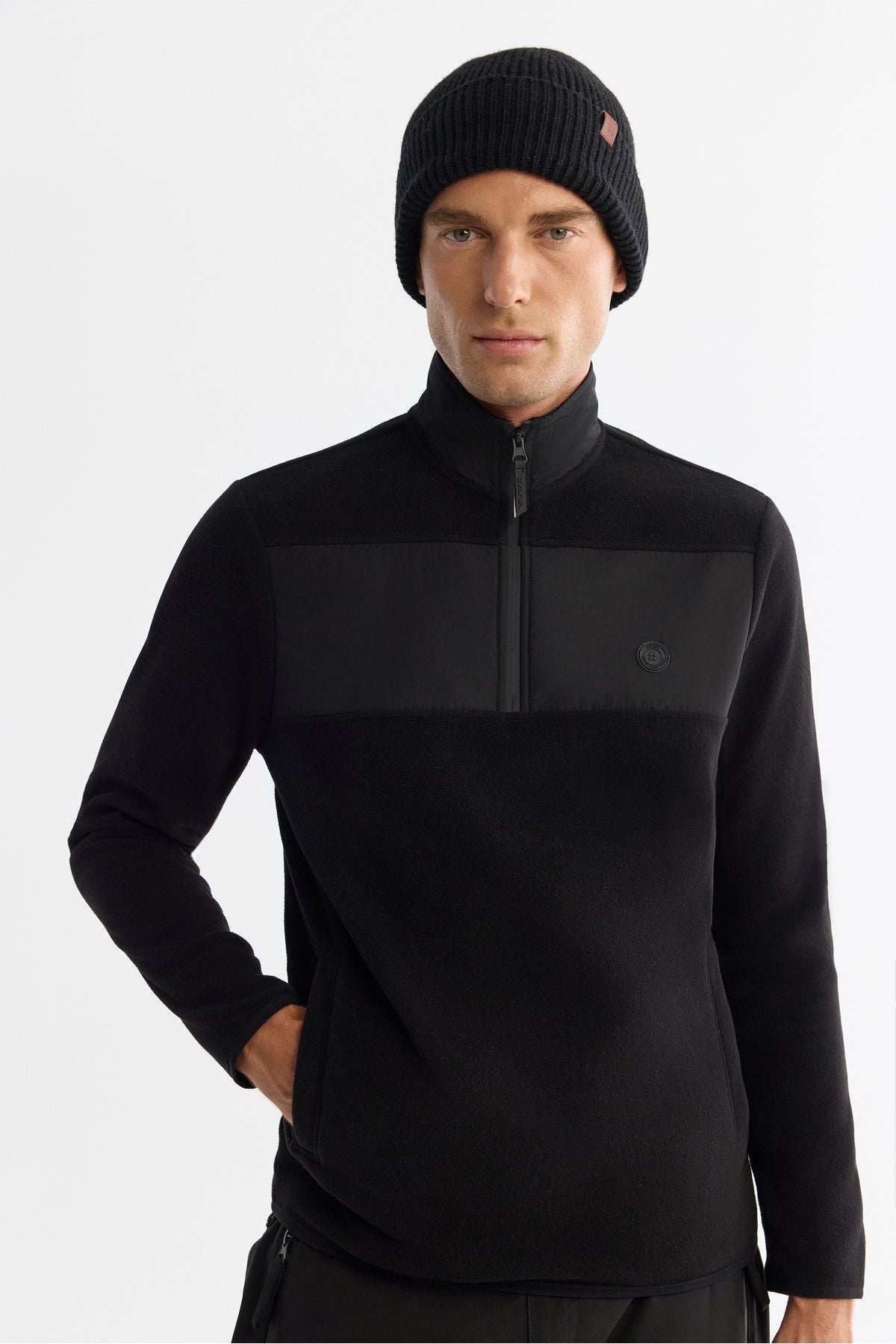 Men's black cold resistant zipper upright collar polar sweatshirt A42y1380