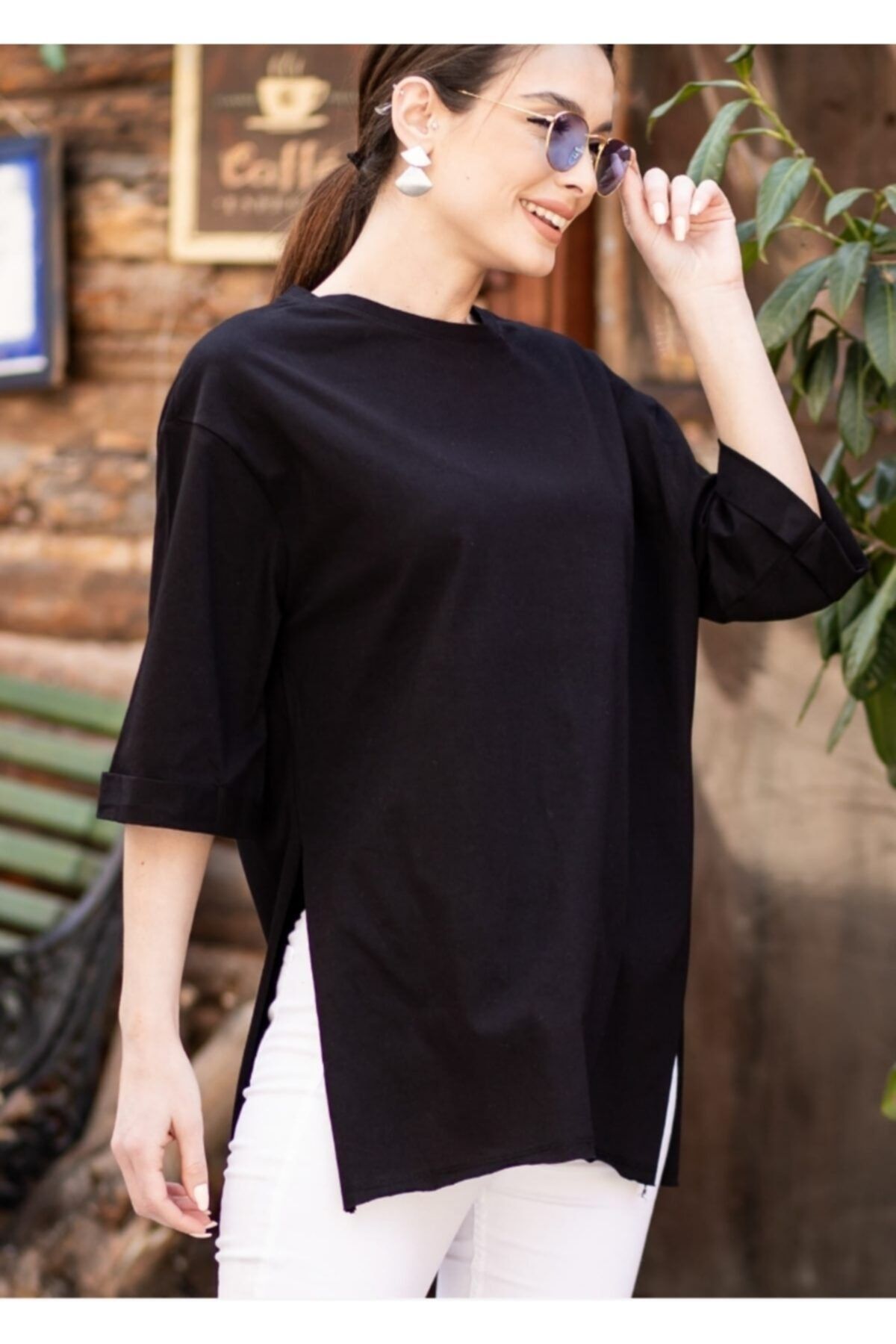 Female black round collar wide sleeve side slits T-shirt Arm-19y012003