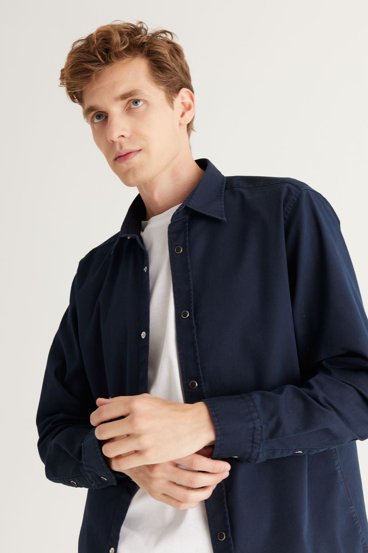 Men's navy blue comfort fit comfortable cut cotton diagonal patterned shirt