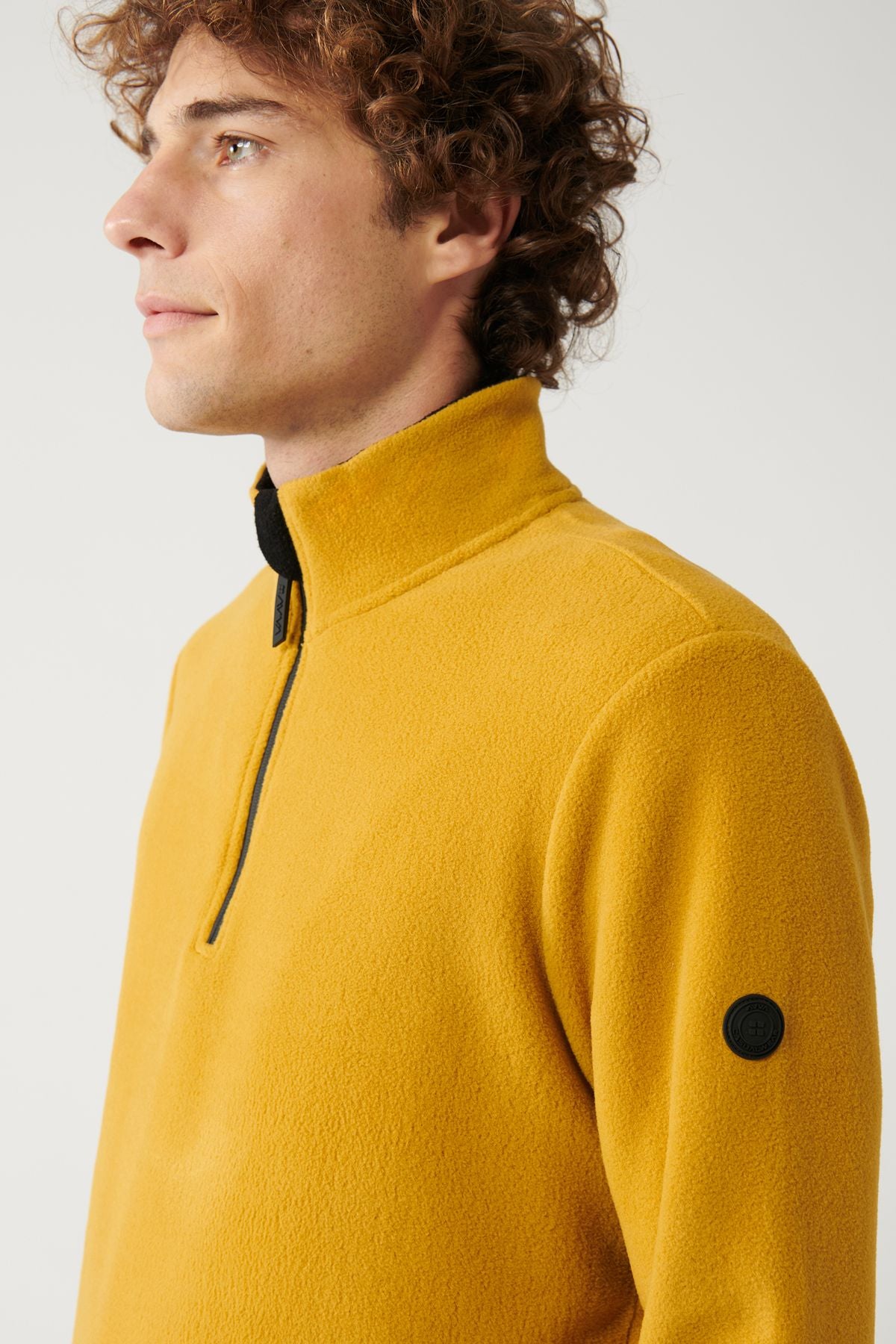 Men's mustard cold -resistant half -zipper with perpendicular collar polar sweatshirt E001068